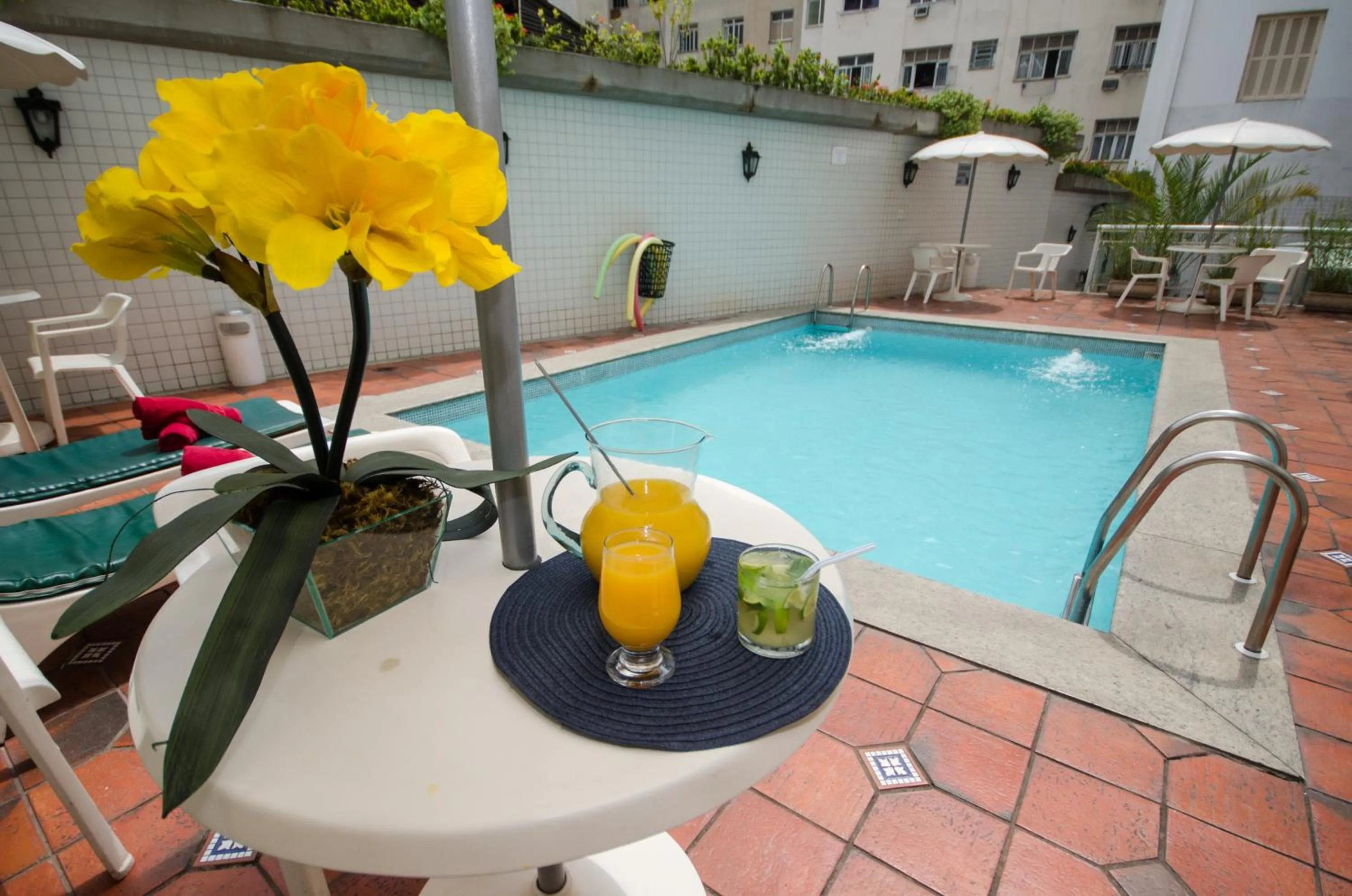 Swimming pool in Hotel Monte Alegre