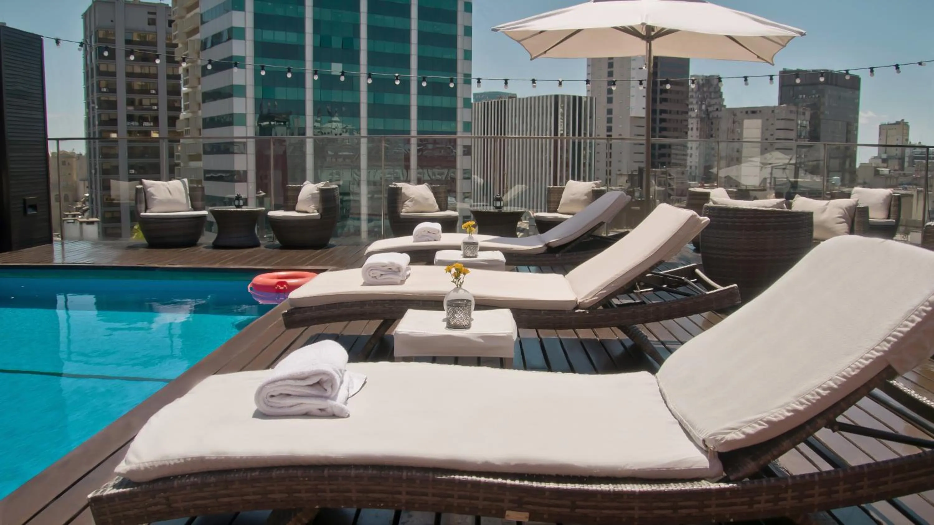 Balcony/Terrace in 725 Continental Hotel