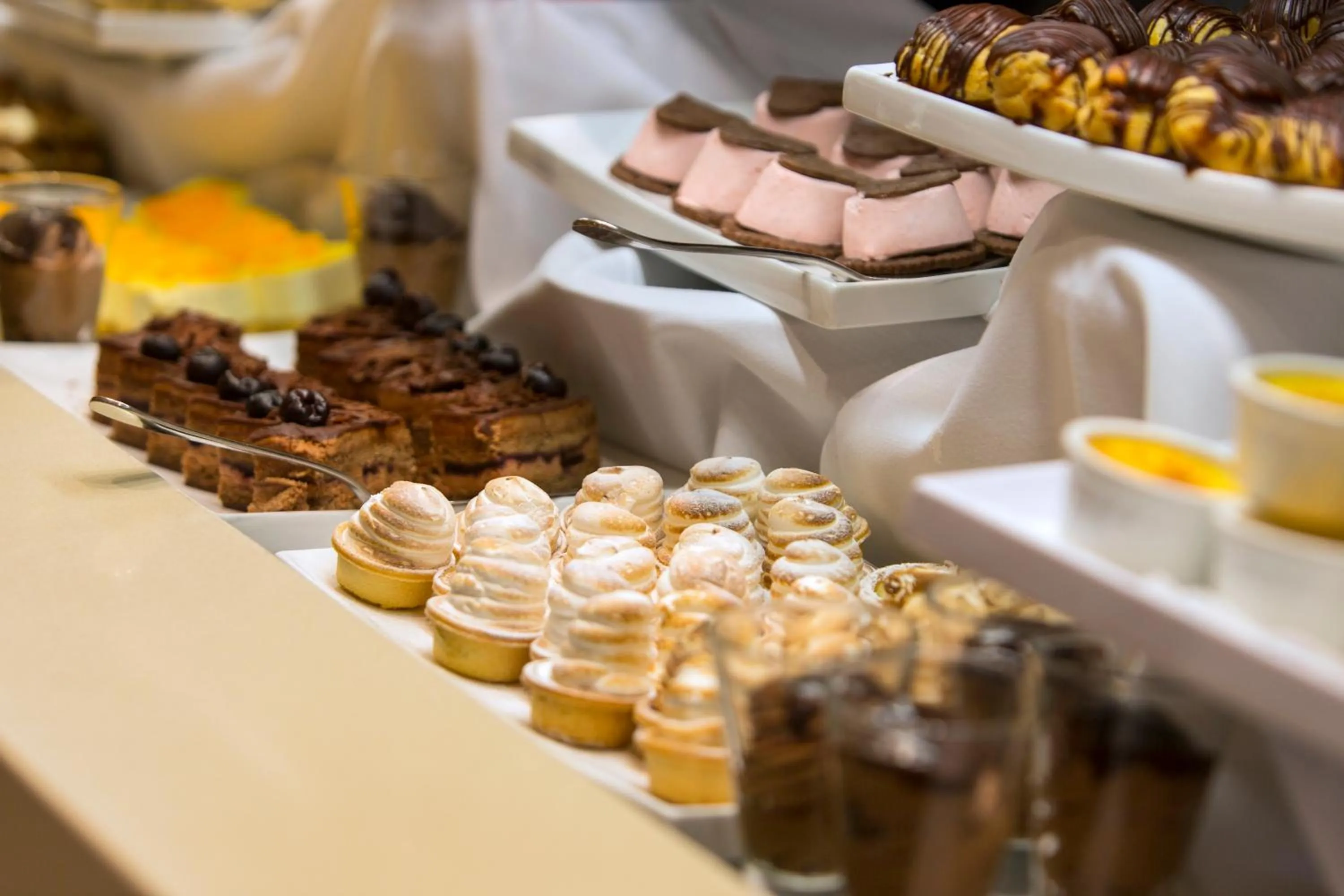 Restaurant/places to eat in Rydges Rotorua