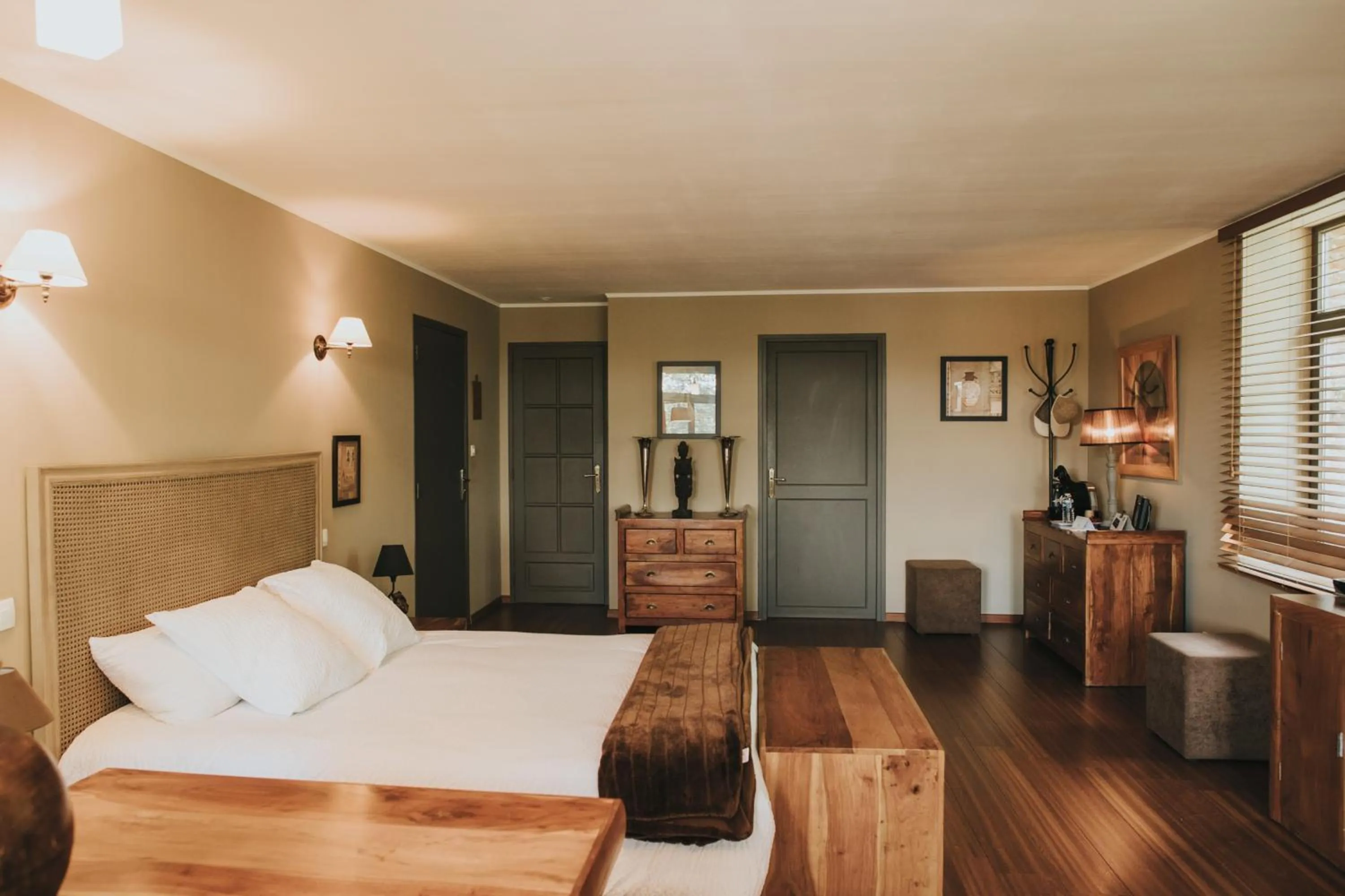 Bed in LOGIS HÔTEL-RESTAURANT - Le Moulin d'Artres