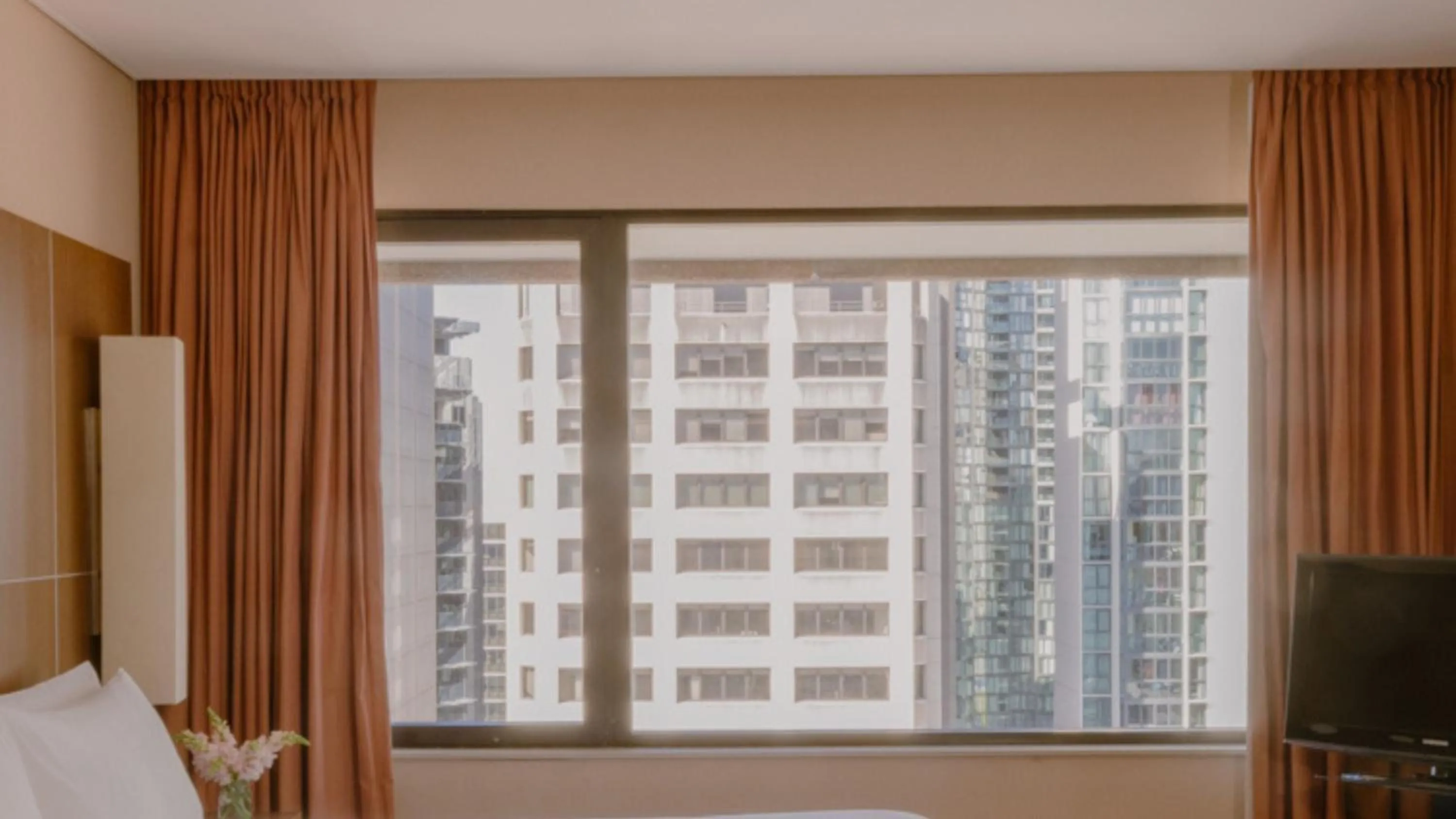 Photo of the whole room in InterContinental Brisbane by IHG