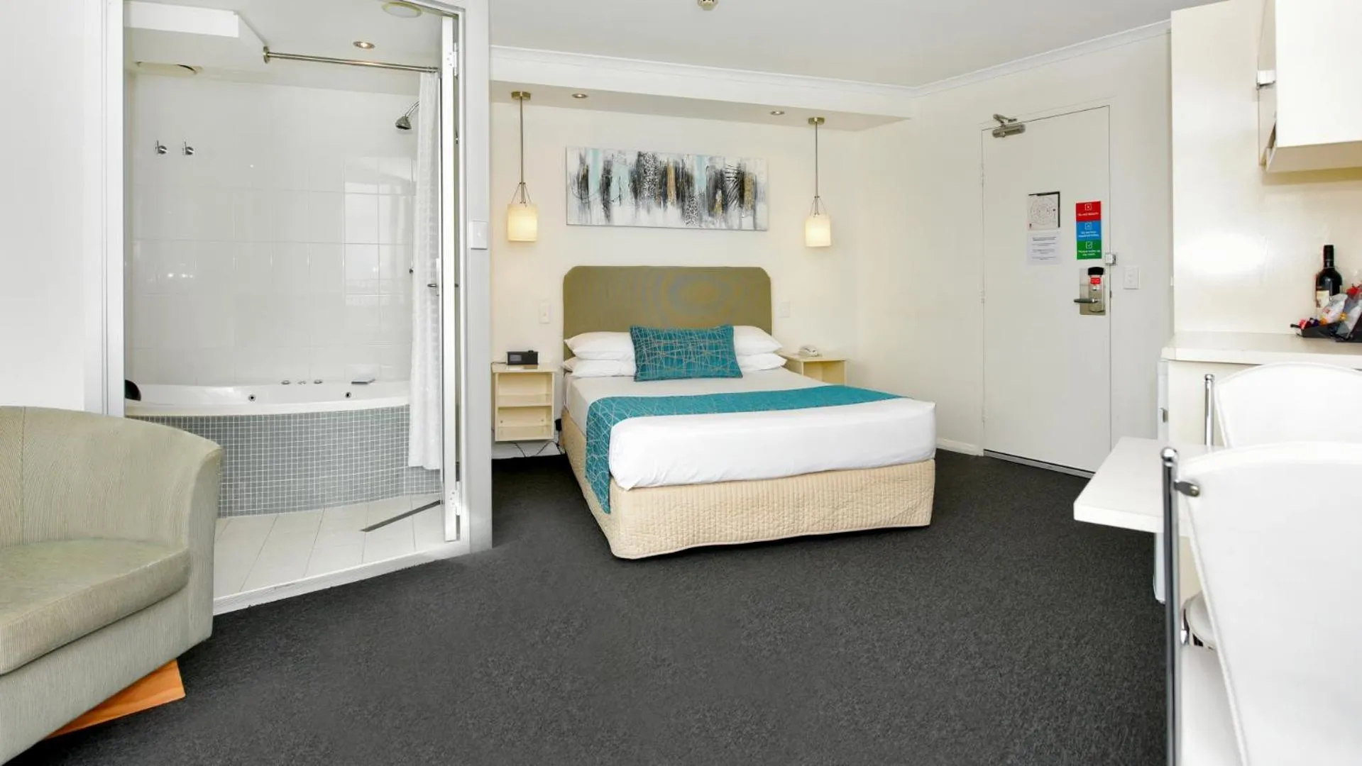 Bed in Atlantic Tower Motor Inn