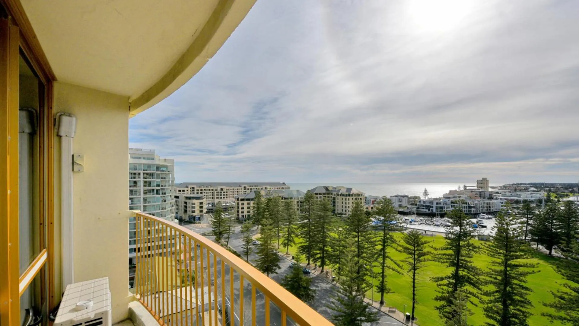 Balcony/Terrace in Atlantic Tower Motor Inn