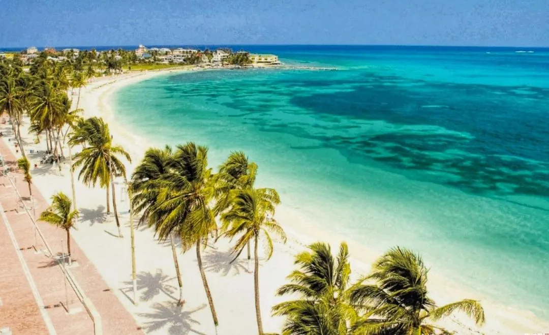 Beach in Cabañas Green Yard