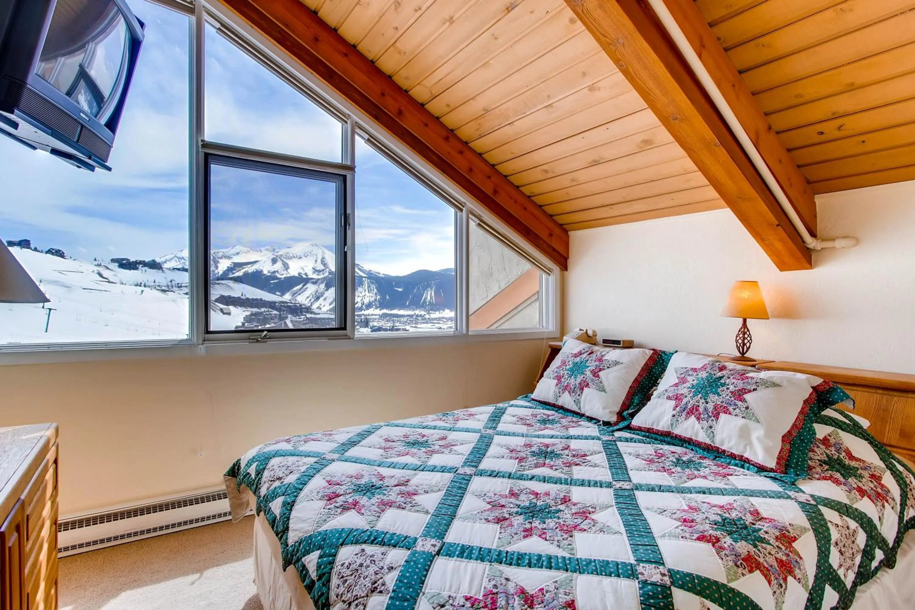 Bed in Axtel 1 Br Loft AX410