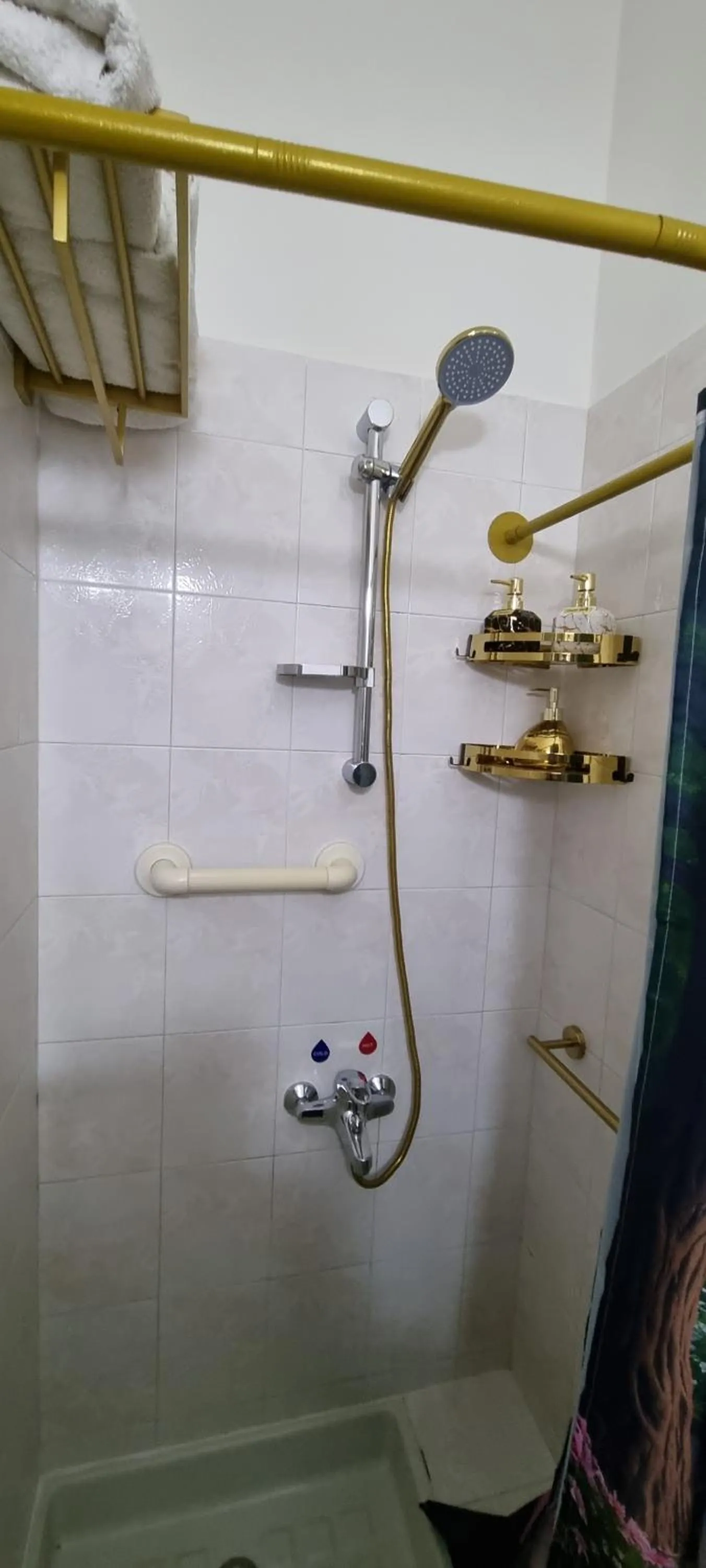 Shower in Astrofegia Apartments Near The Sea