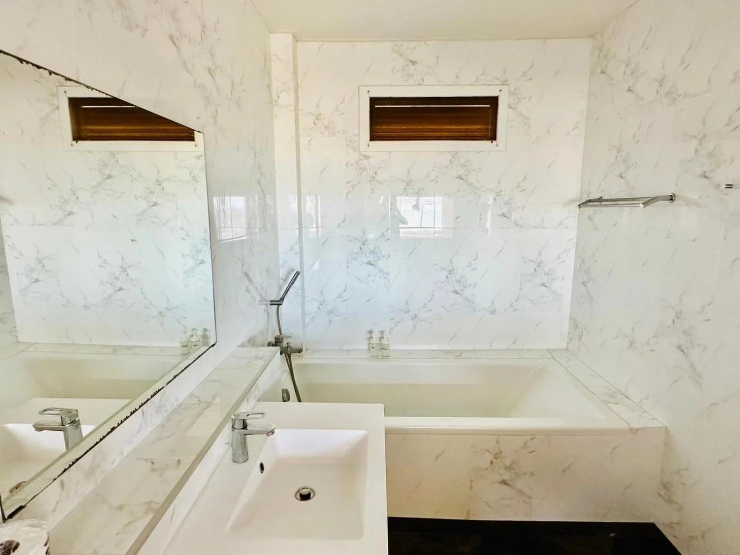 Bathroom in Twin Bay Resort Koh Lanta