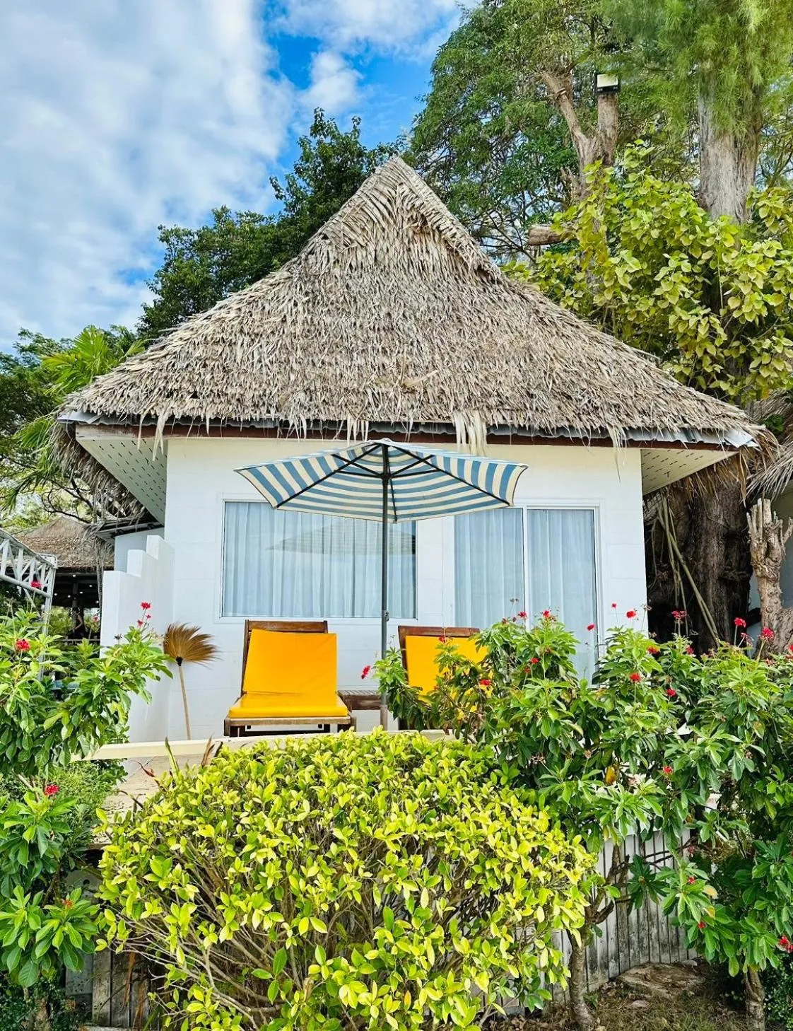 Property building in Twin Bay Resort Koh Lanta