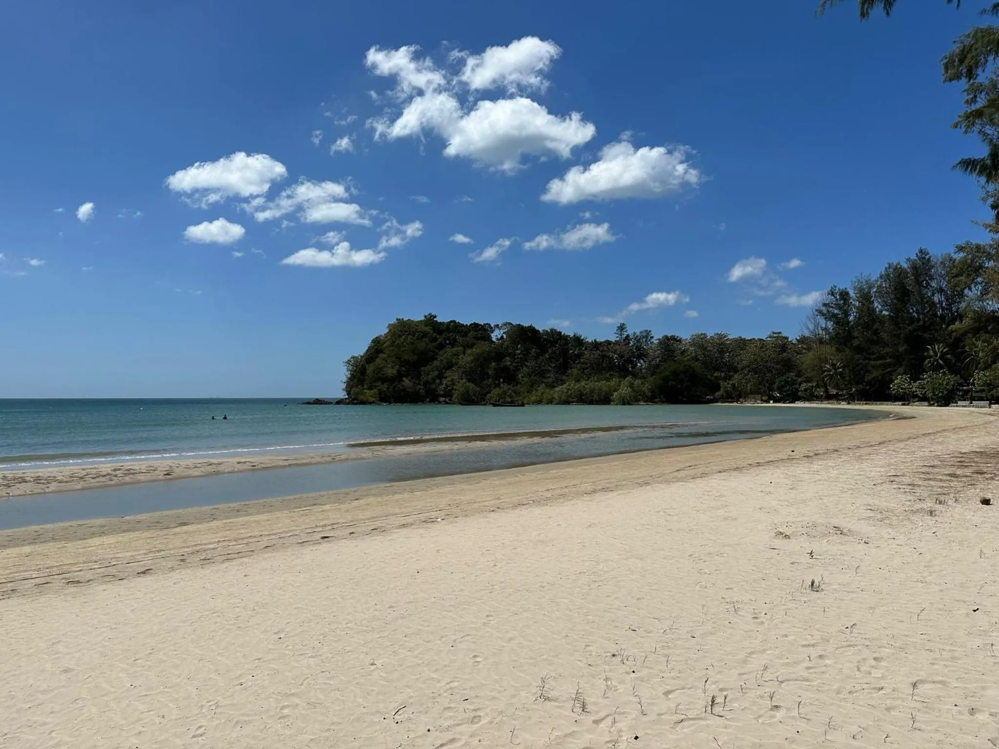 Beach in Twin Bay Resort Koh Lanta