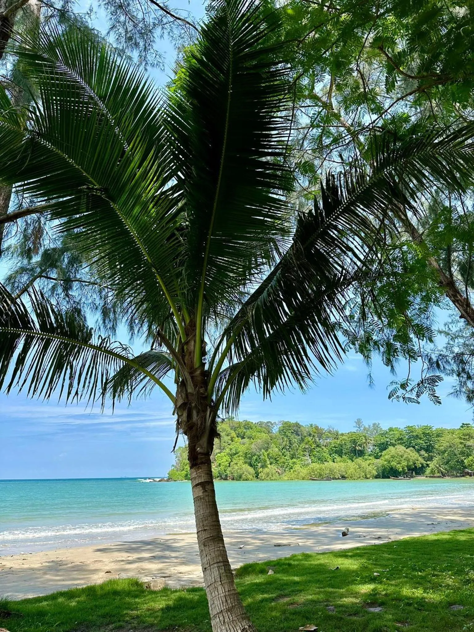 Beach in Twin Bay Resort Koh Lanta
