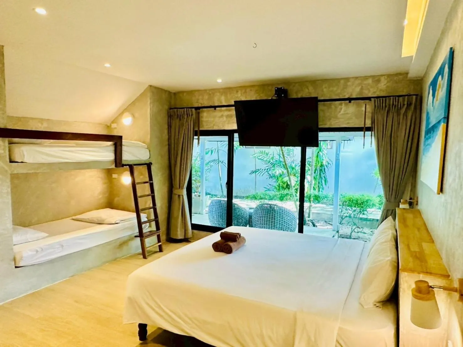 Bedroom, Bed in Twin Bay Resort Koh Lanta