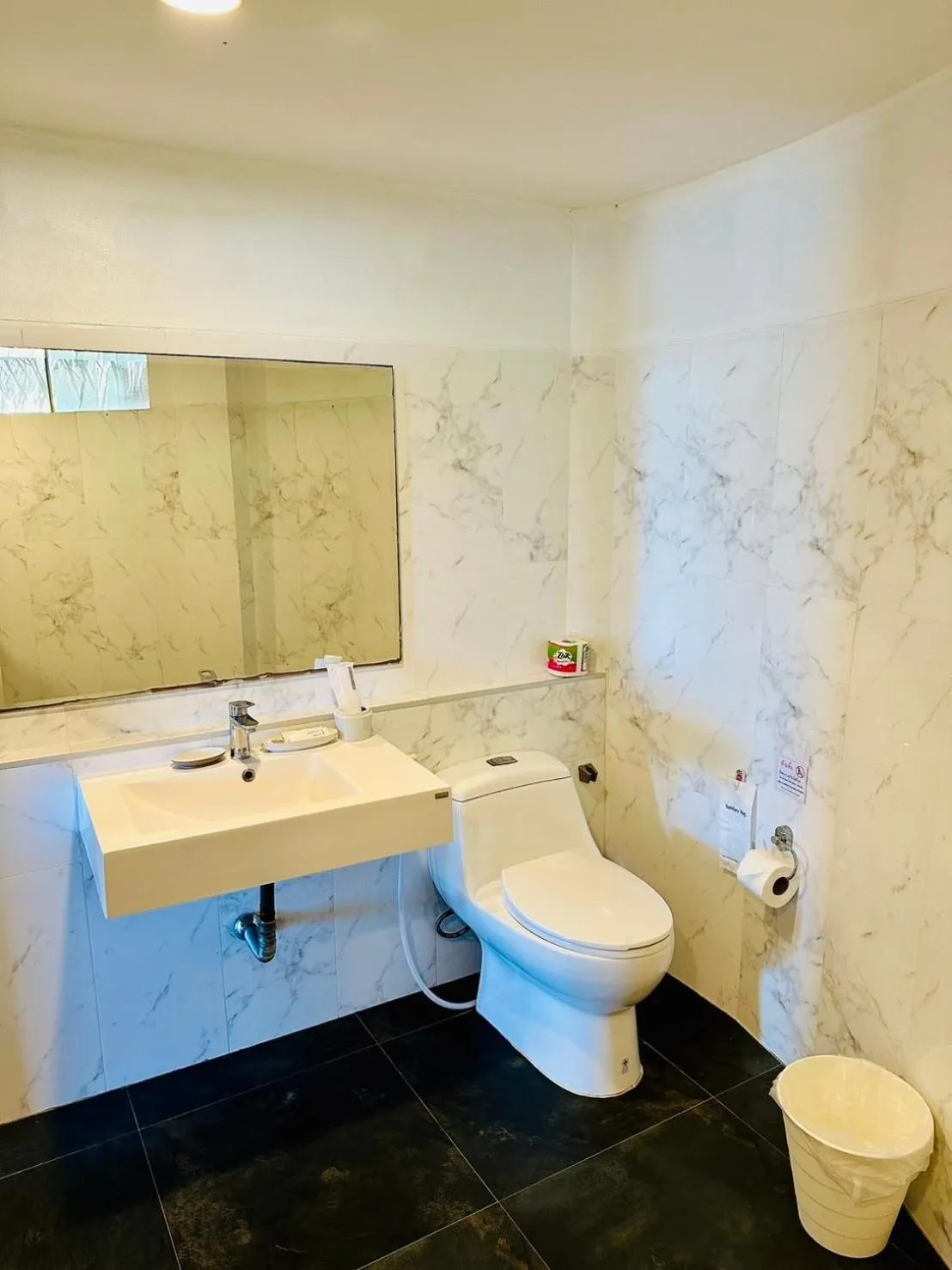 Bathroom in Twin Bay Resort Koh Lanta