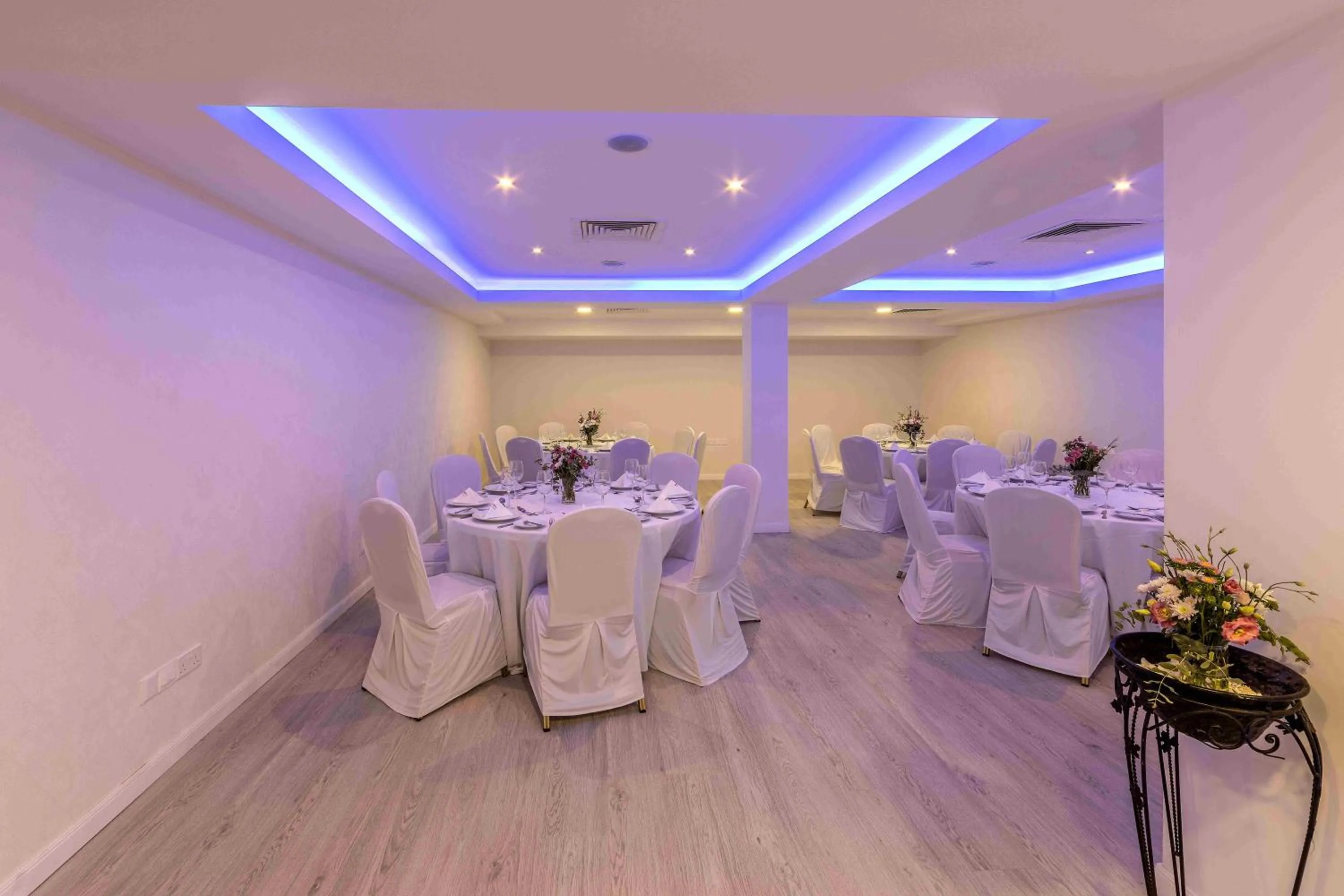 Meeting/conference room in Kapetanios Limassol Hotel