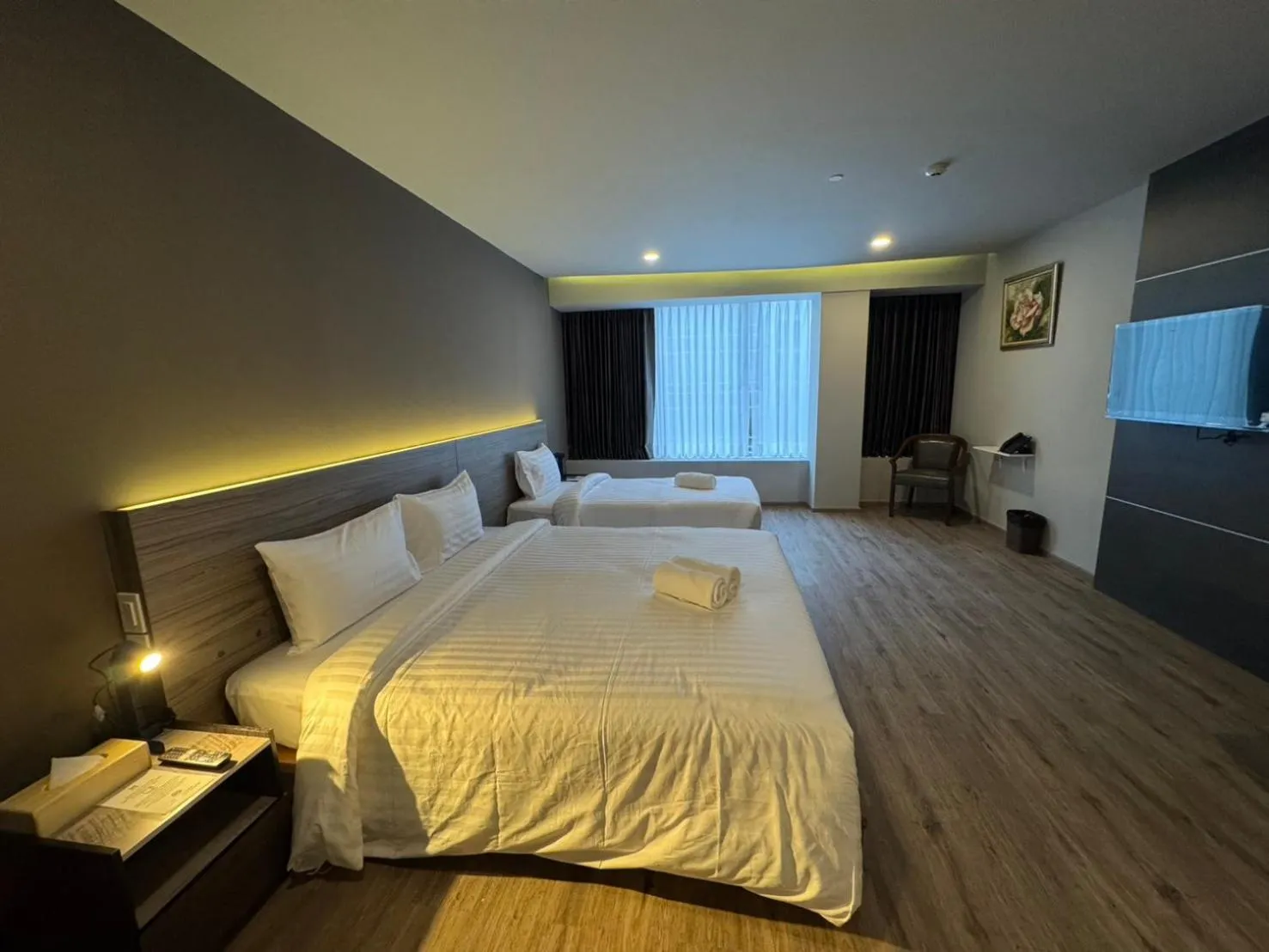 Bedroom, Bed in Manhattan Hotel Bangkok