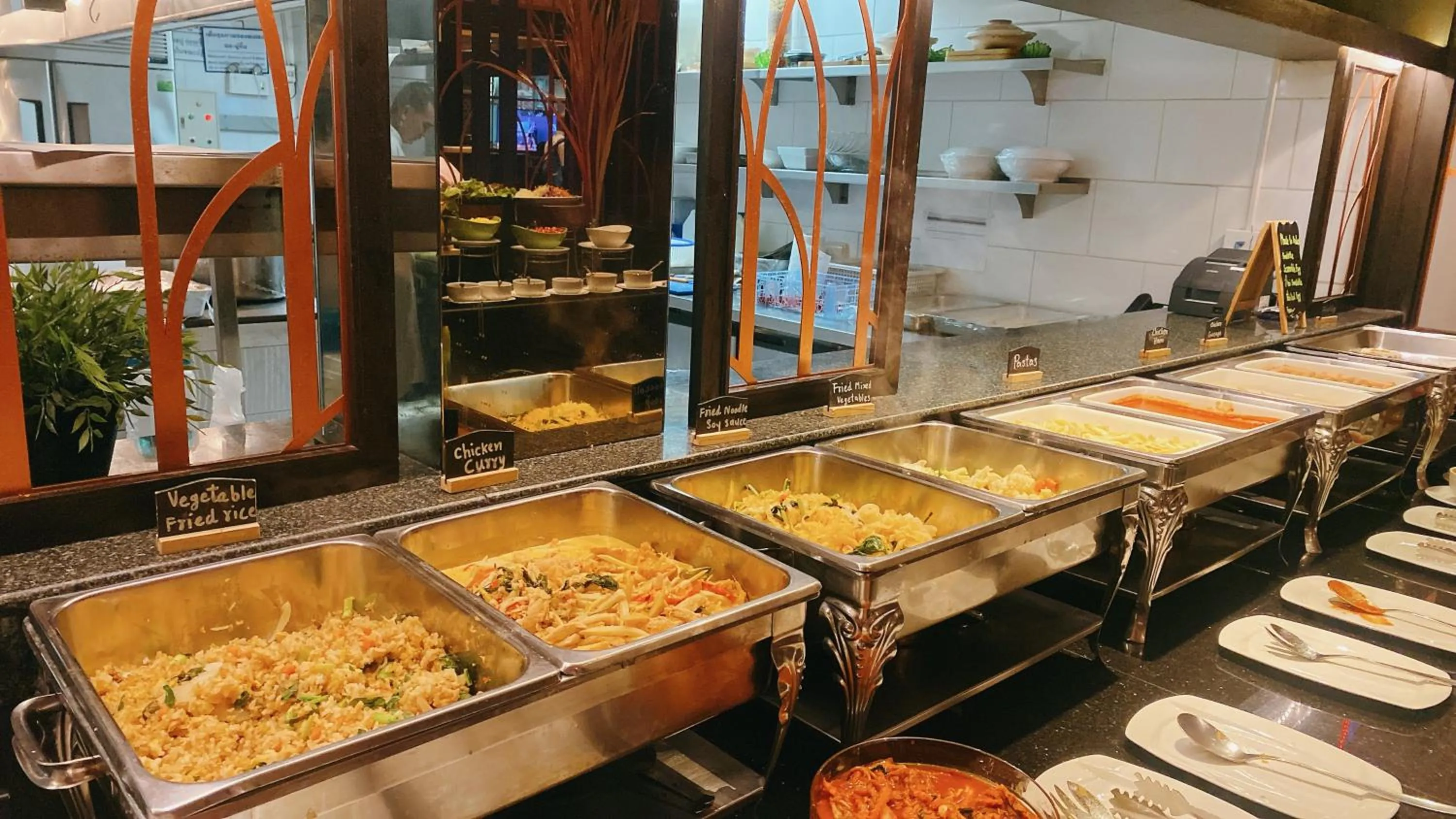 Food and drinks in Manhattan Hotel Bangkok