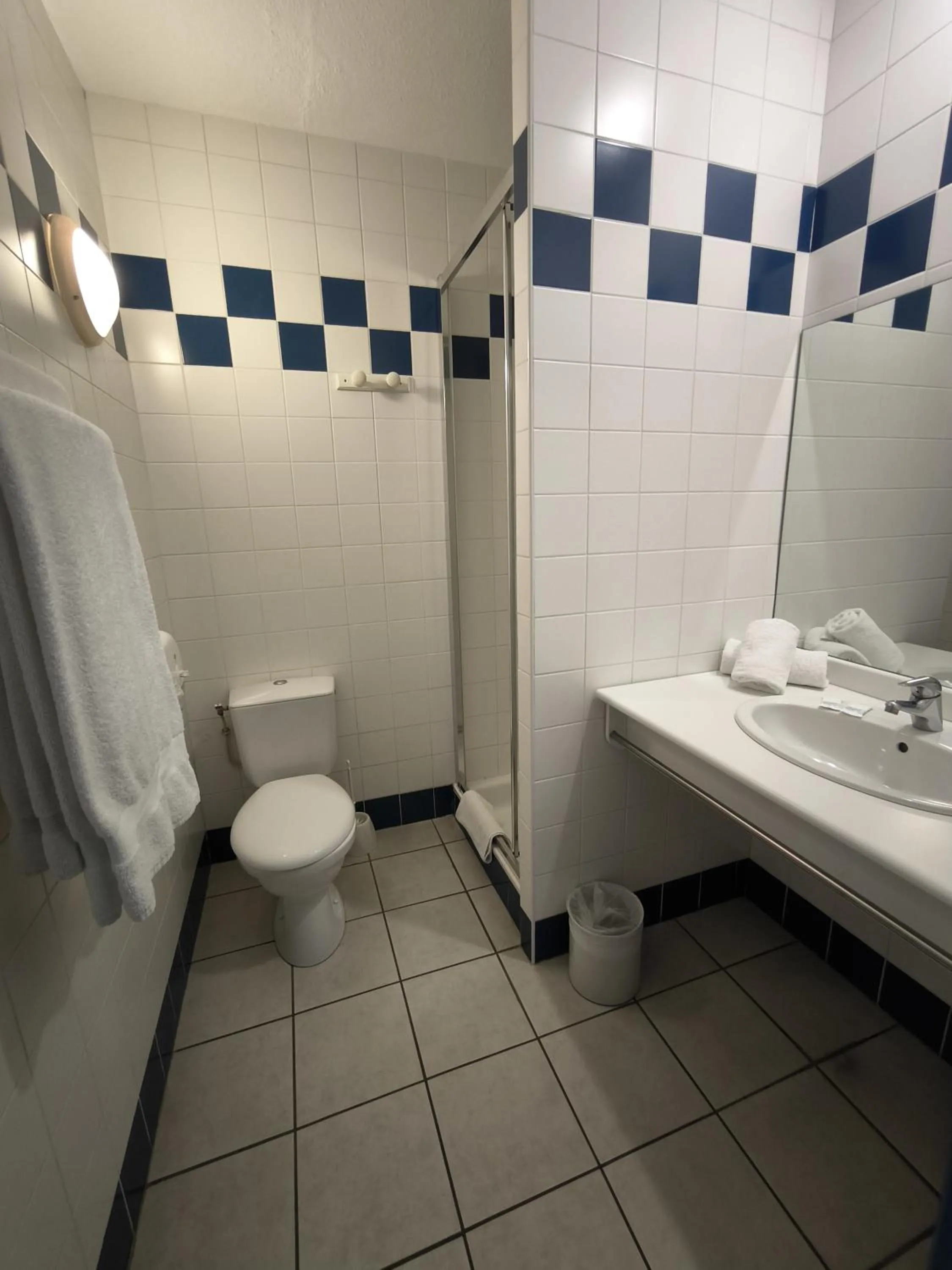 Hôtel Le Laury's-hôtel calme proche de Rodez avec parking privé gratuit