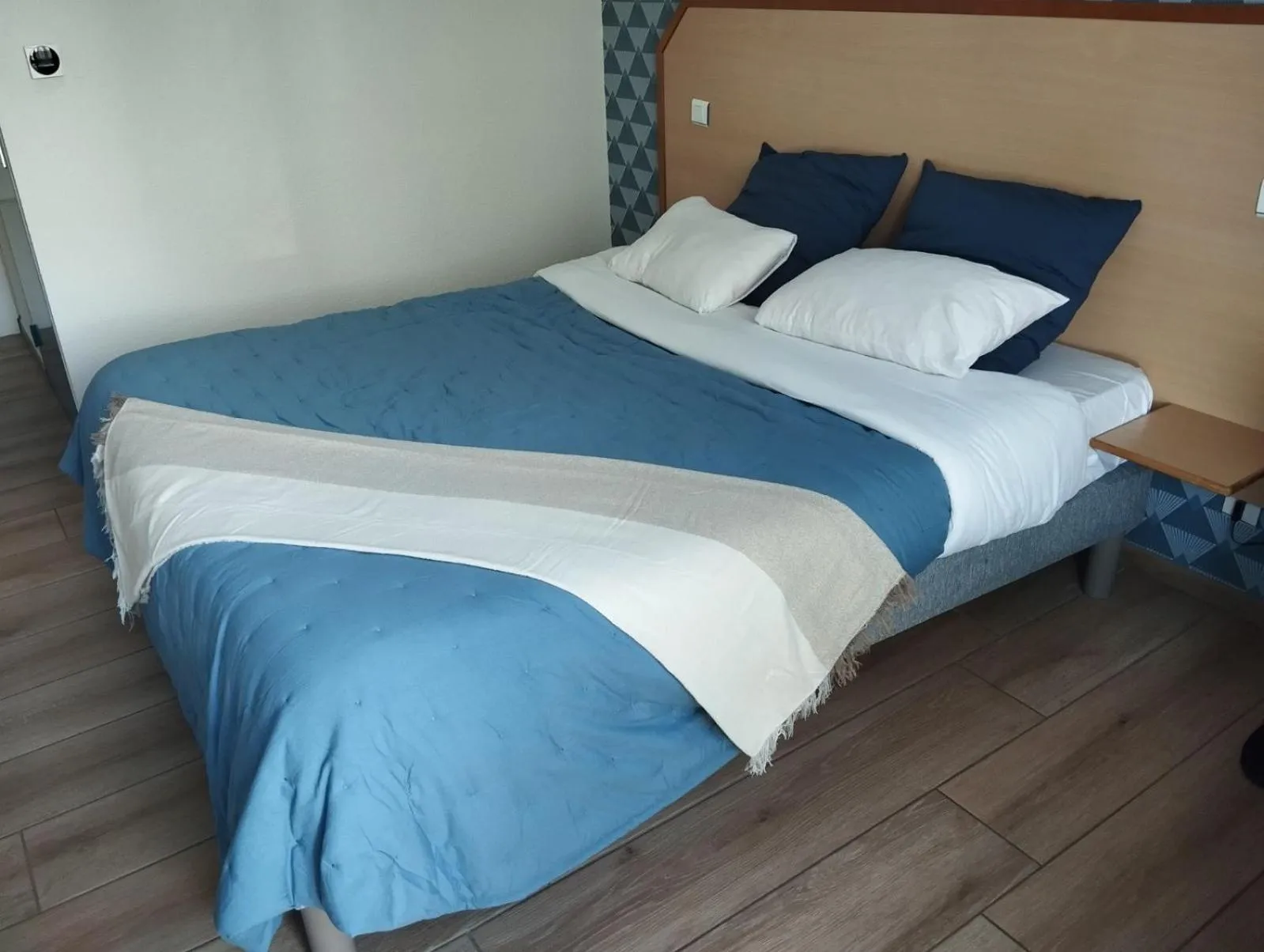 Bed in Hôtel Le Laury's