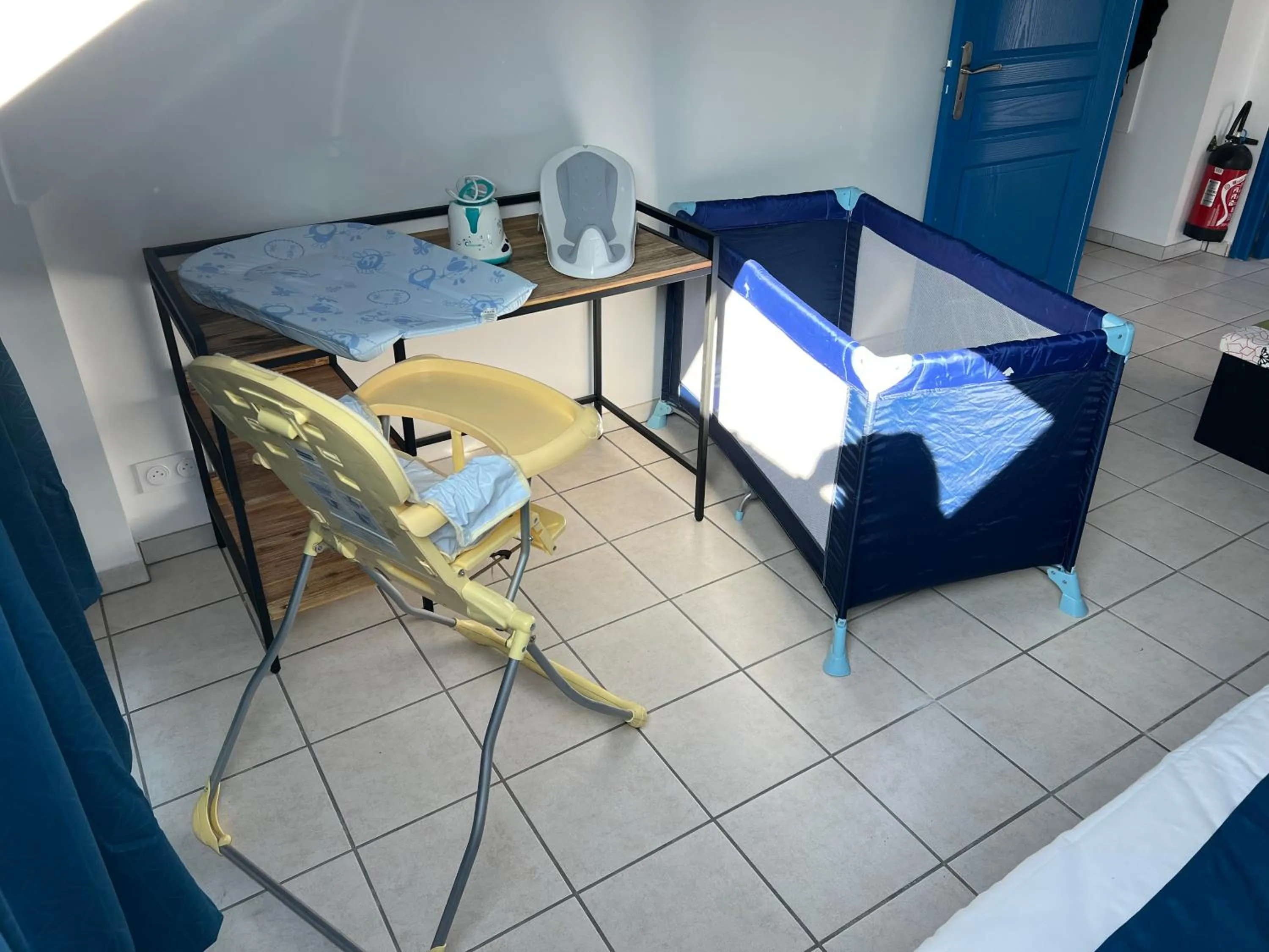 Bed in Hôtel Le Laury's