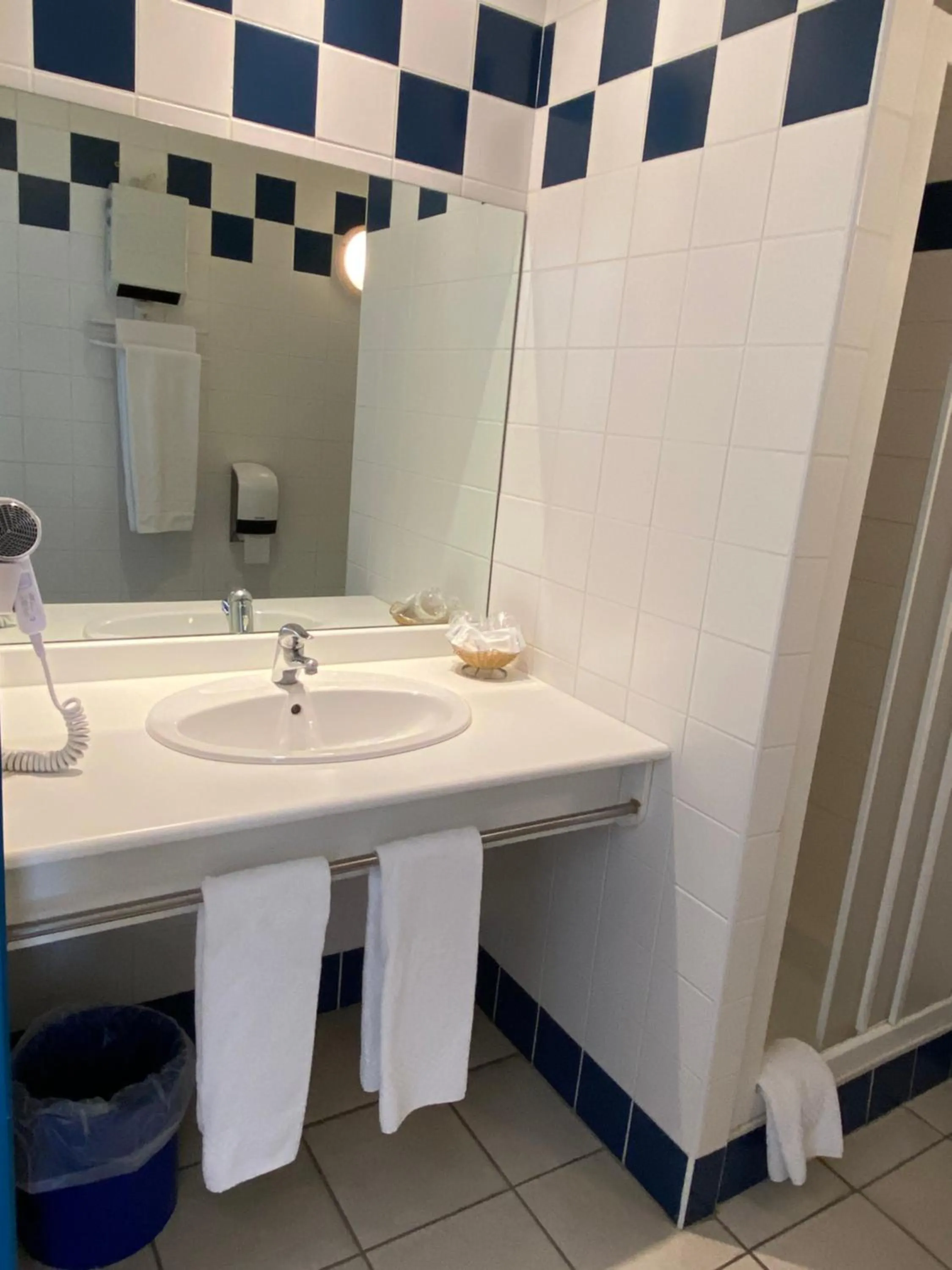 Hôtel Le Laury's-hôtel calme proche de Rodez avec parking privé gratuit