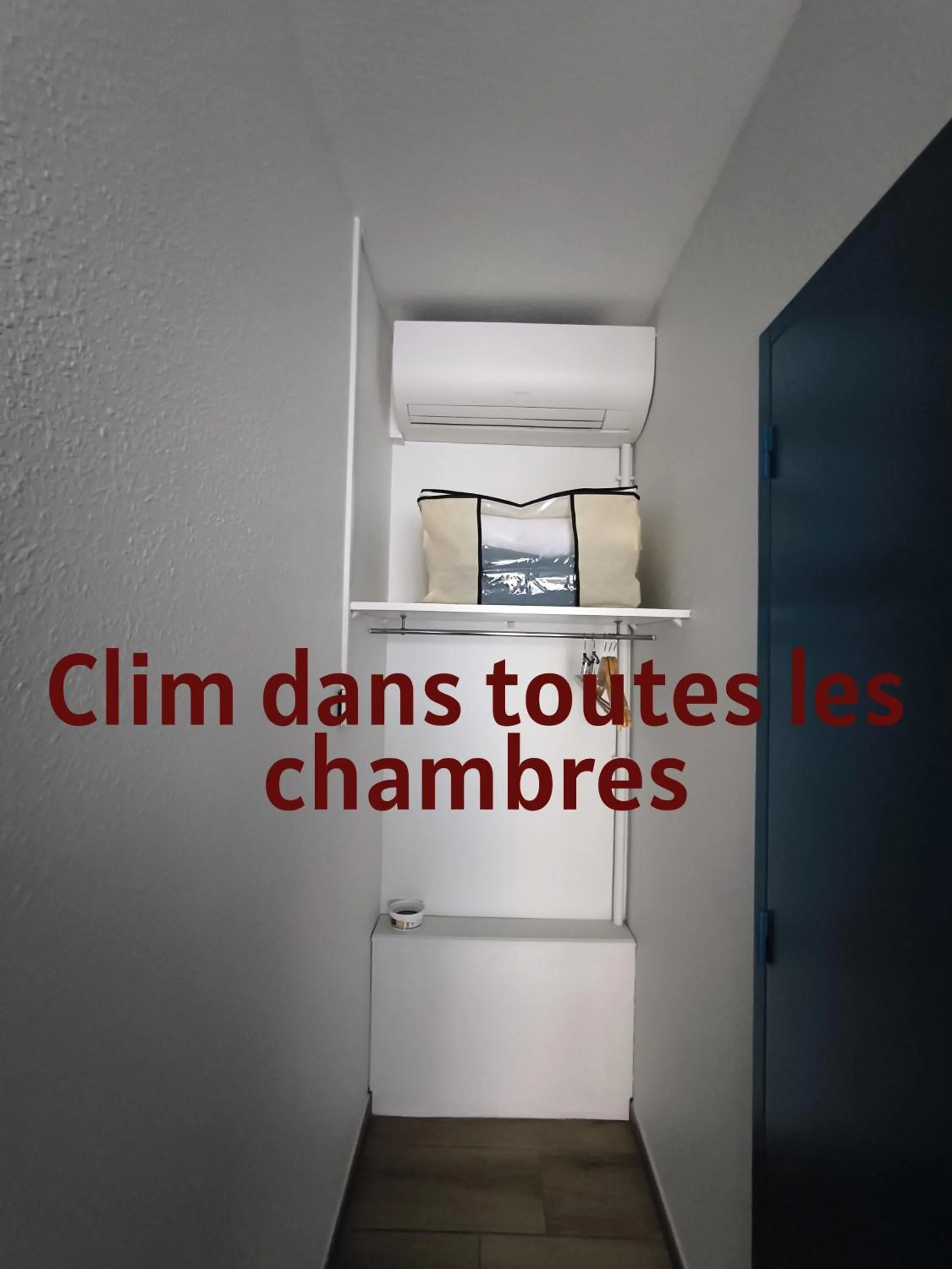 air conditioner in Hôtel Le Laury's