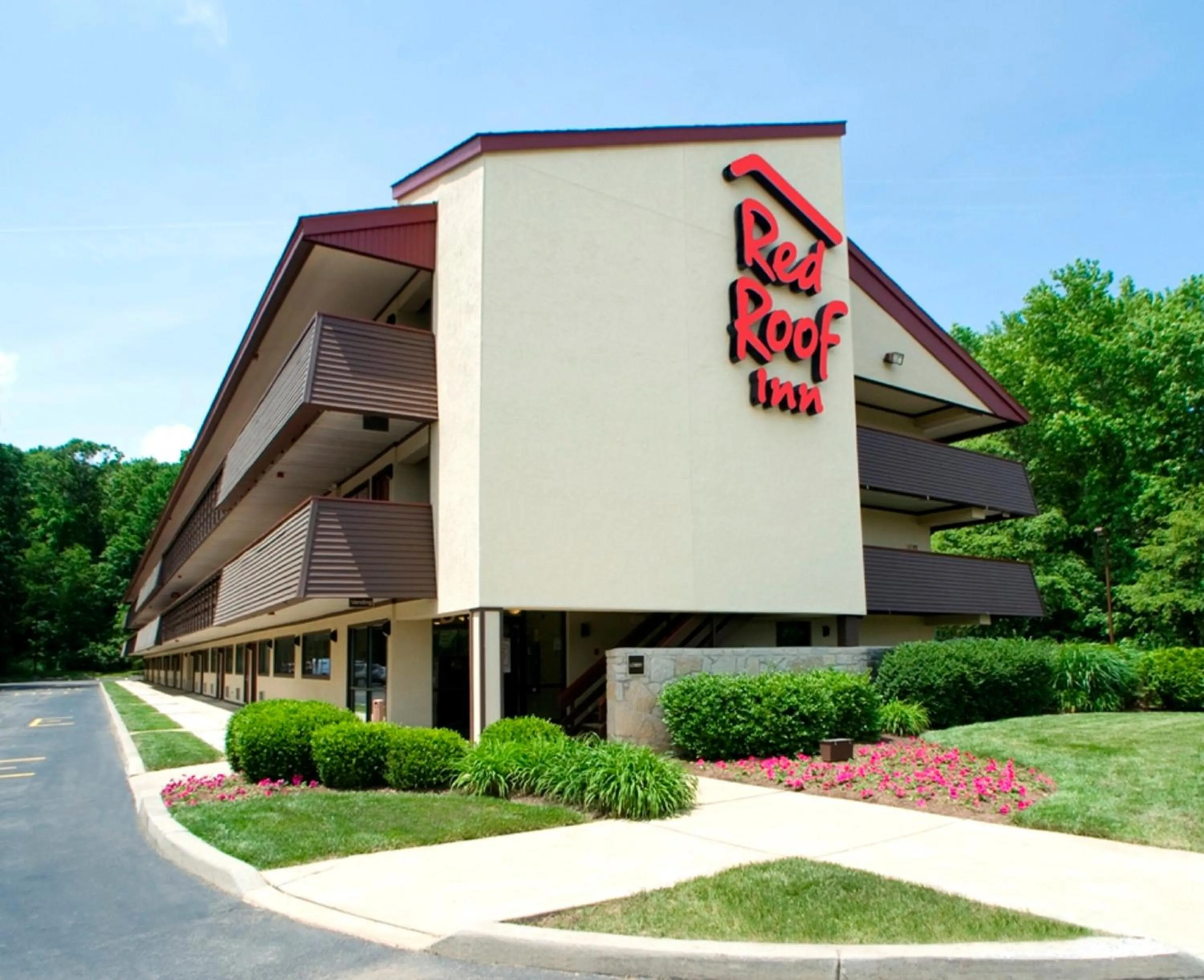 Property building in Red Roof Inn Albany Airport