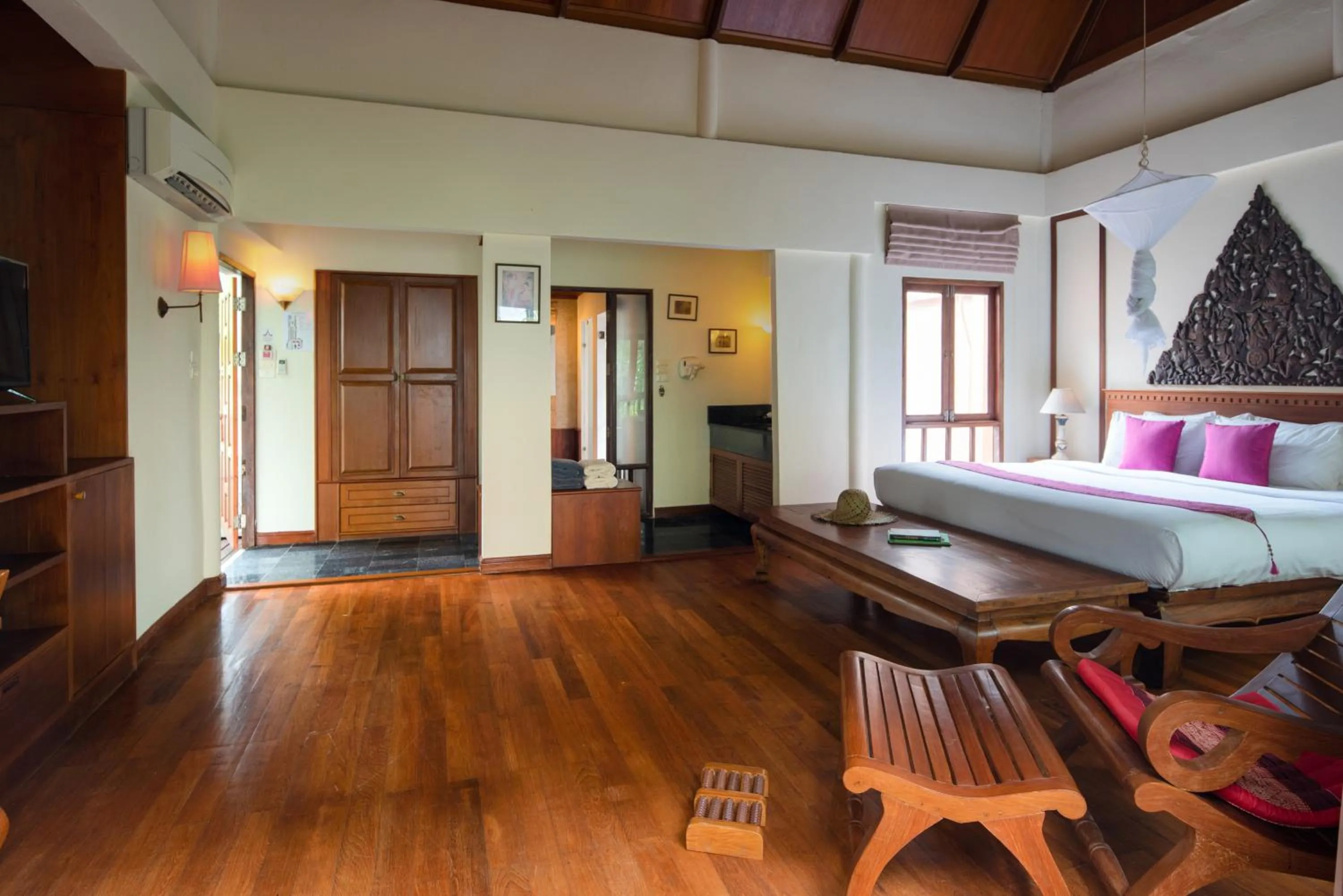 Photo of the whole room, Bed in Royal Lanta Resort & Spa