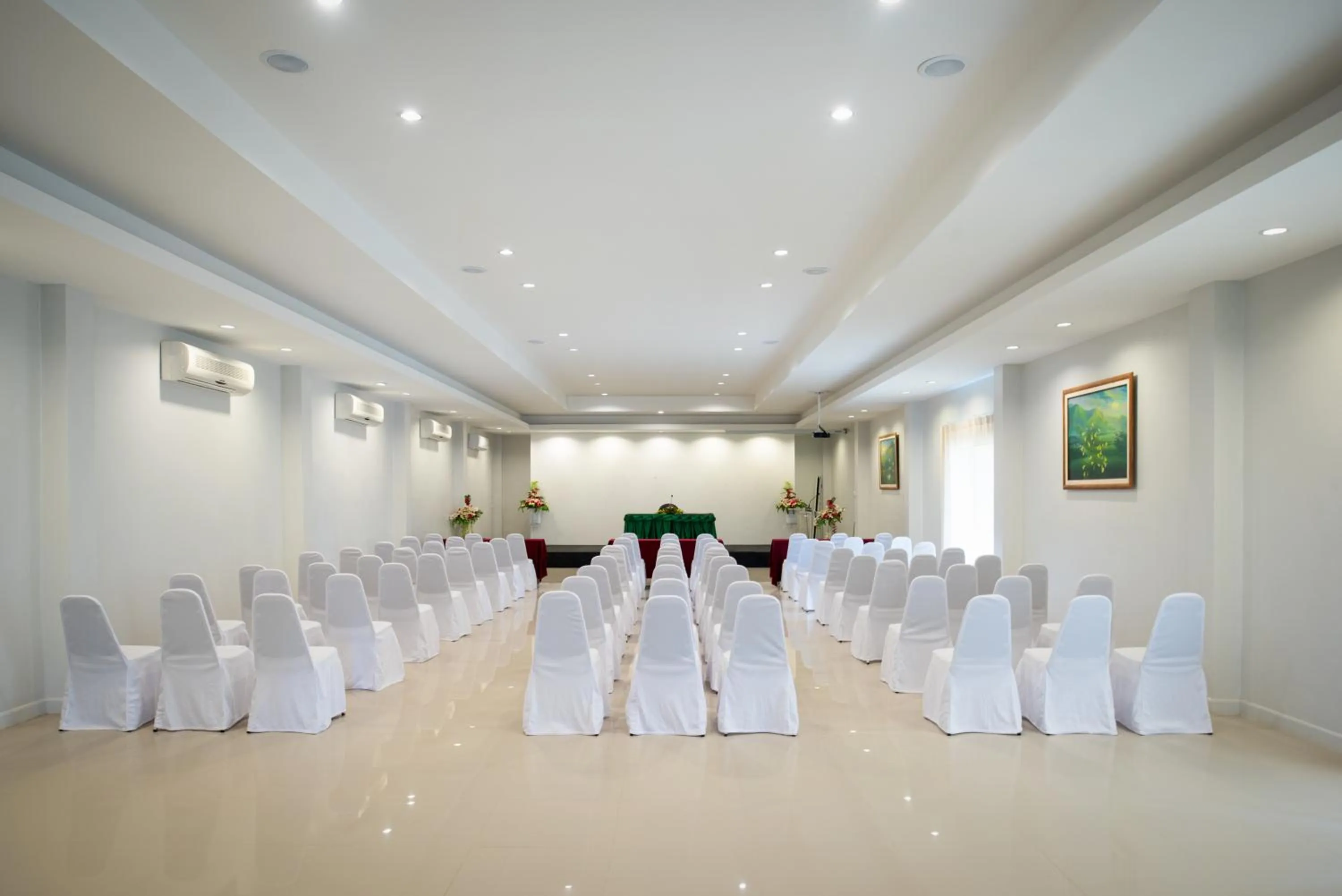 Banquet/Function facilities in Royal Lanta Resort & Spa