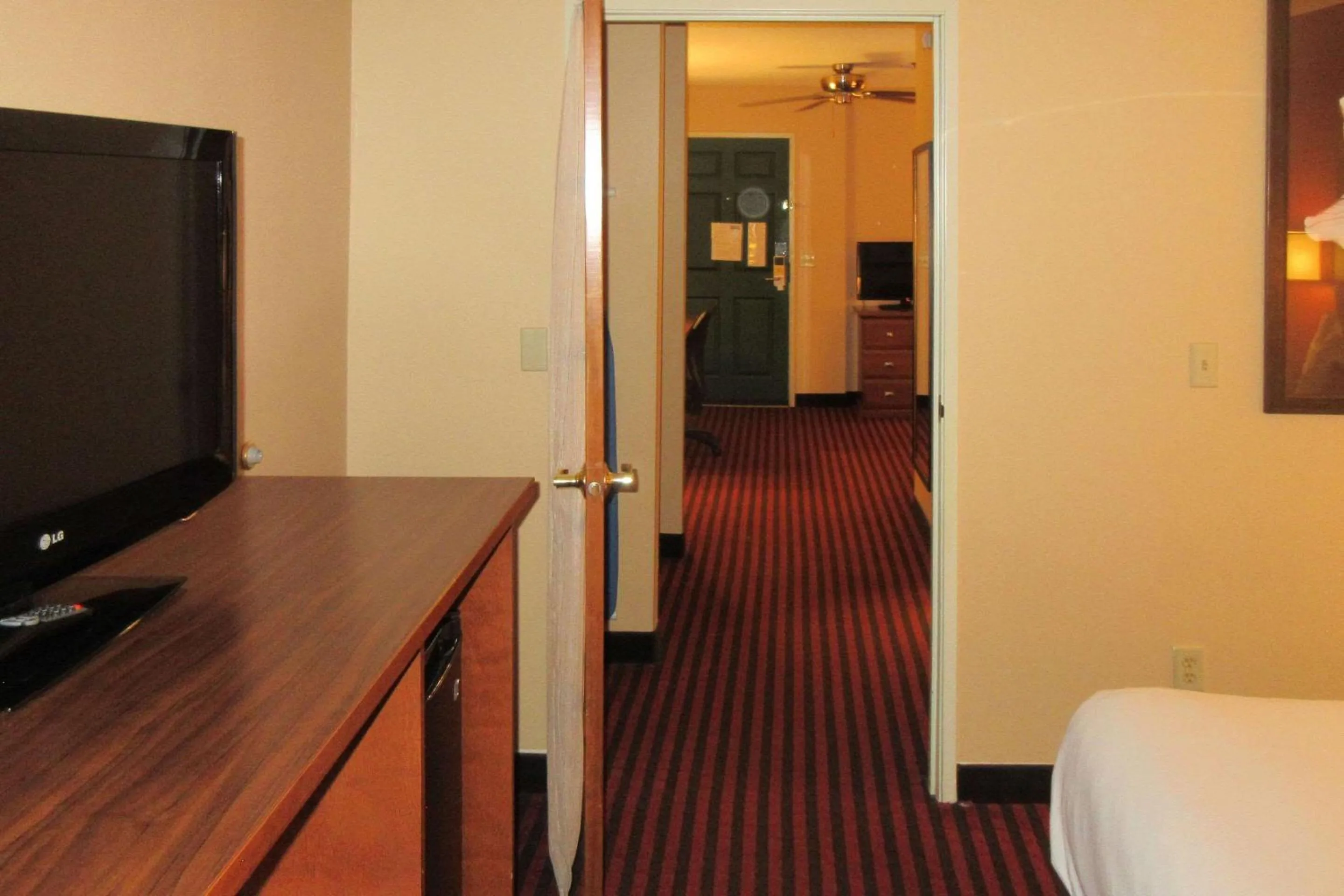 Bedroom, Bed in Quality Inn & Suites Stillwater