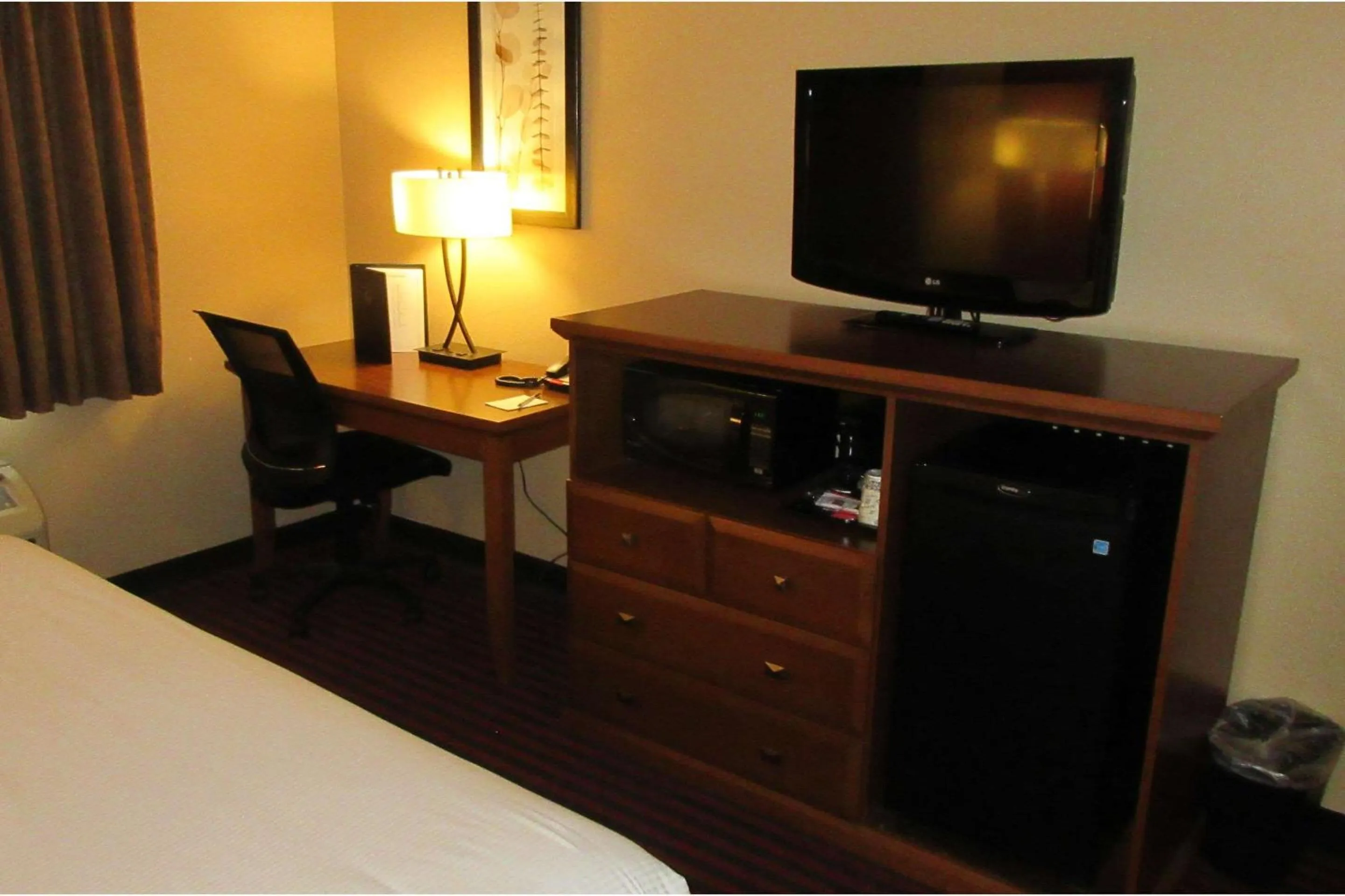 Bedroom, Bed in Quality Inn & Suites Stillwater
