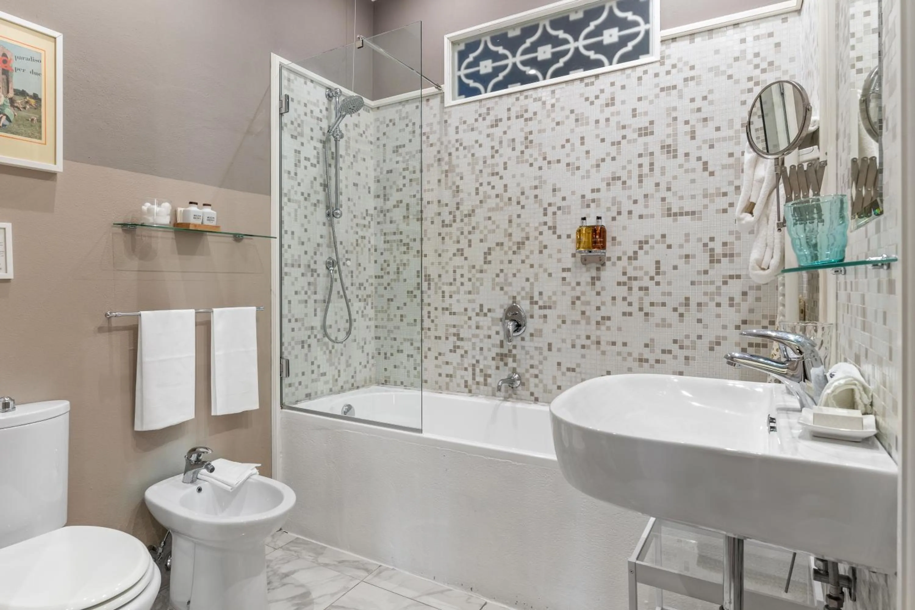 Shower in Fontelunga Hotel & Villas