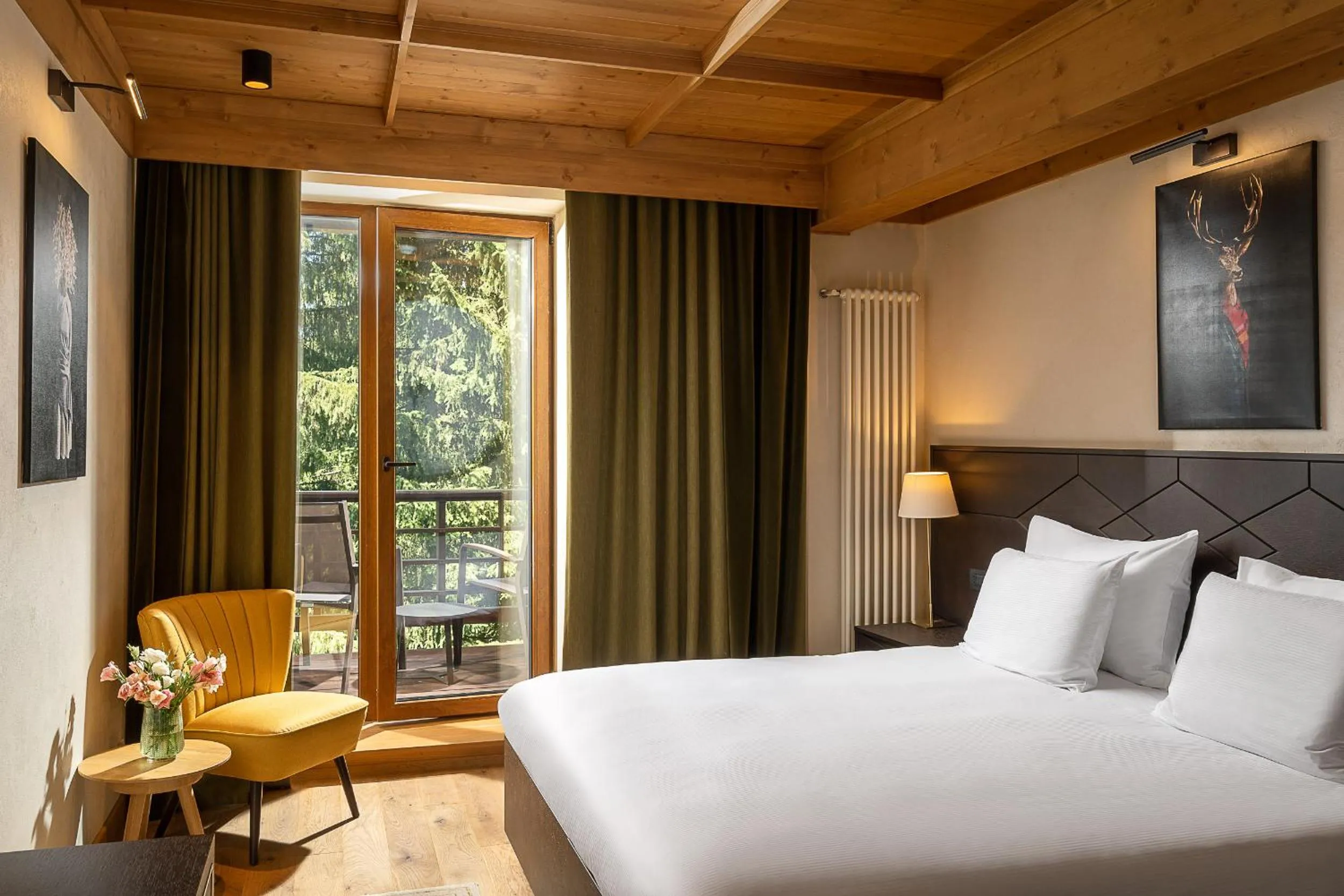 Bed in Ana Hotels Bradul Poiana Brasov