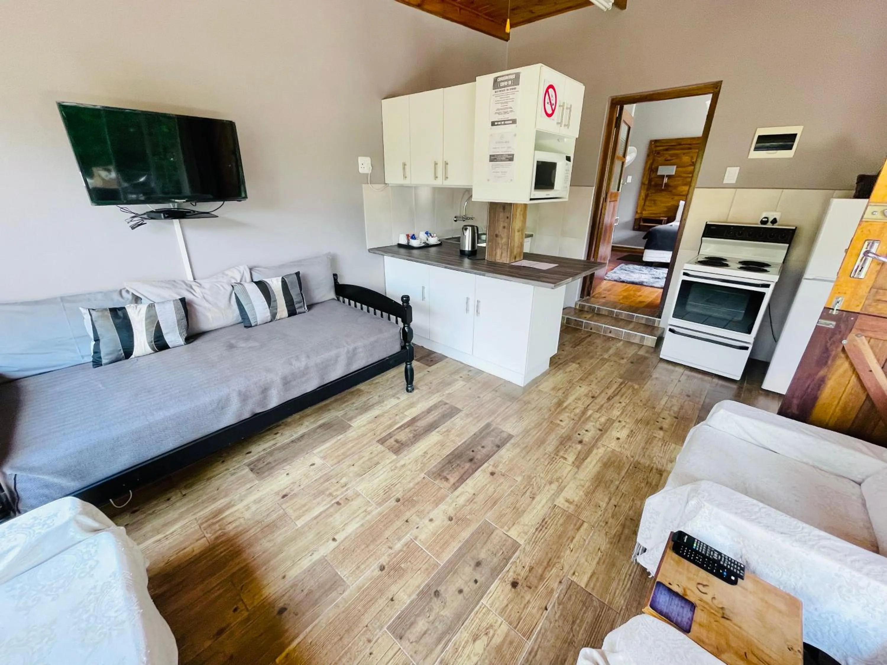 Kitchen or kitchenette in Madeira Bed