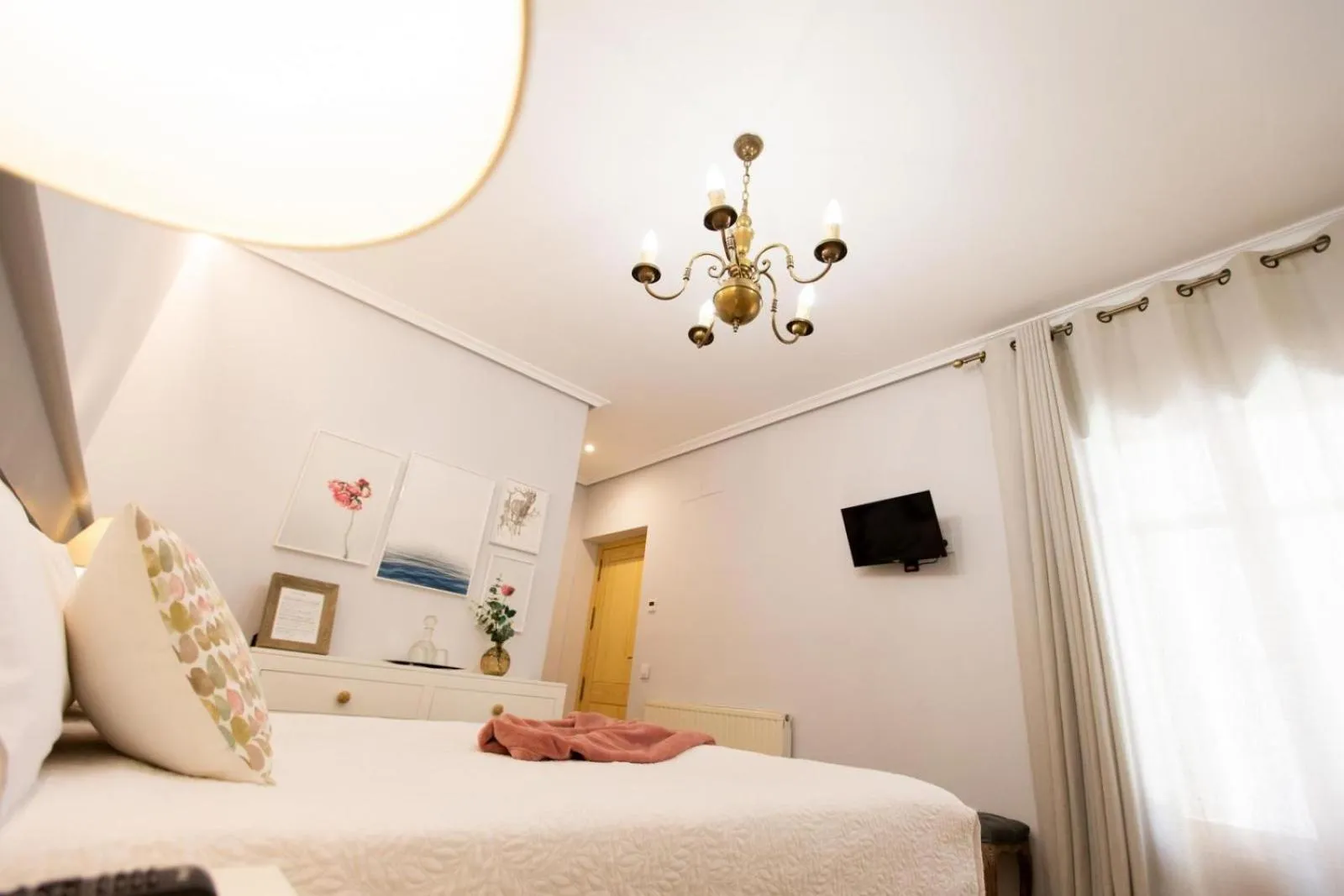 Photo of the whole room, Bed in El Patio de los Jazmines Boutique-House