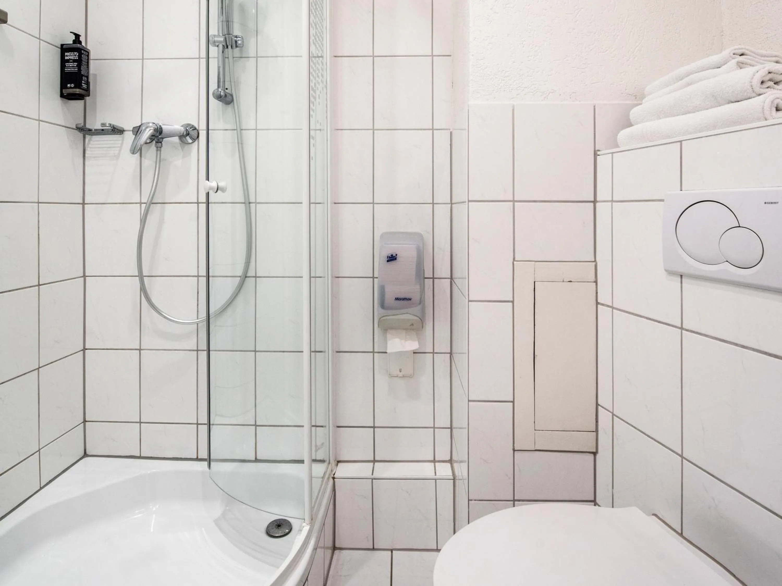 Bedroom in Ibis Styles Strasbourg Centre Gare