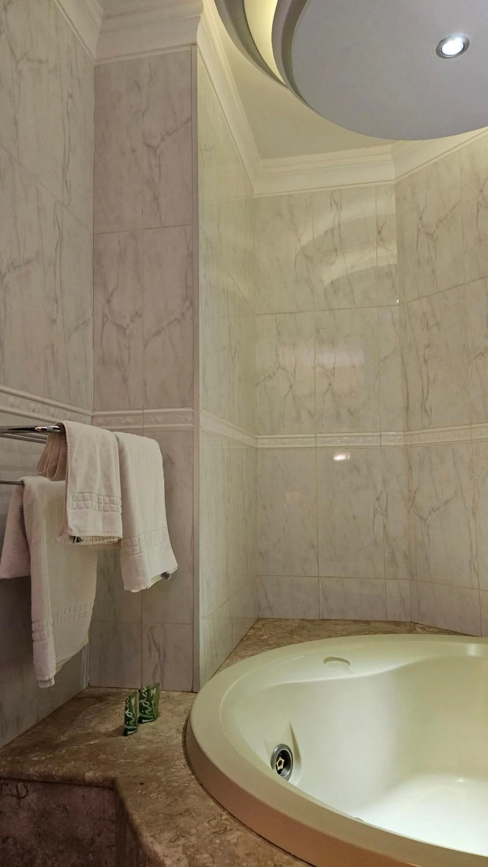 Bath in Firenze Hotel Votuporanga