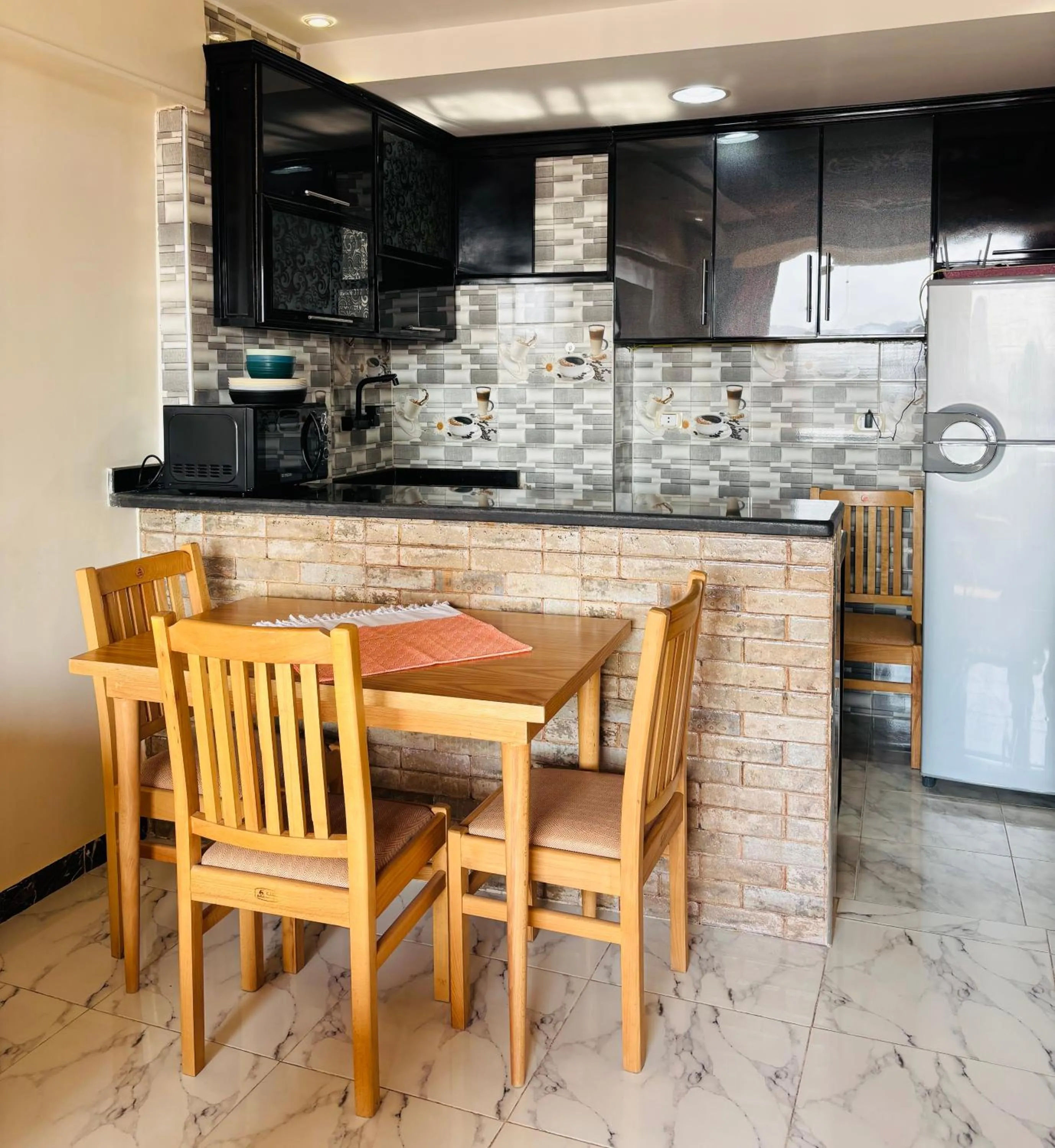 microwave in Giza Pyramids View Guest House