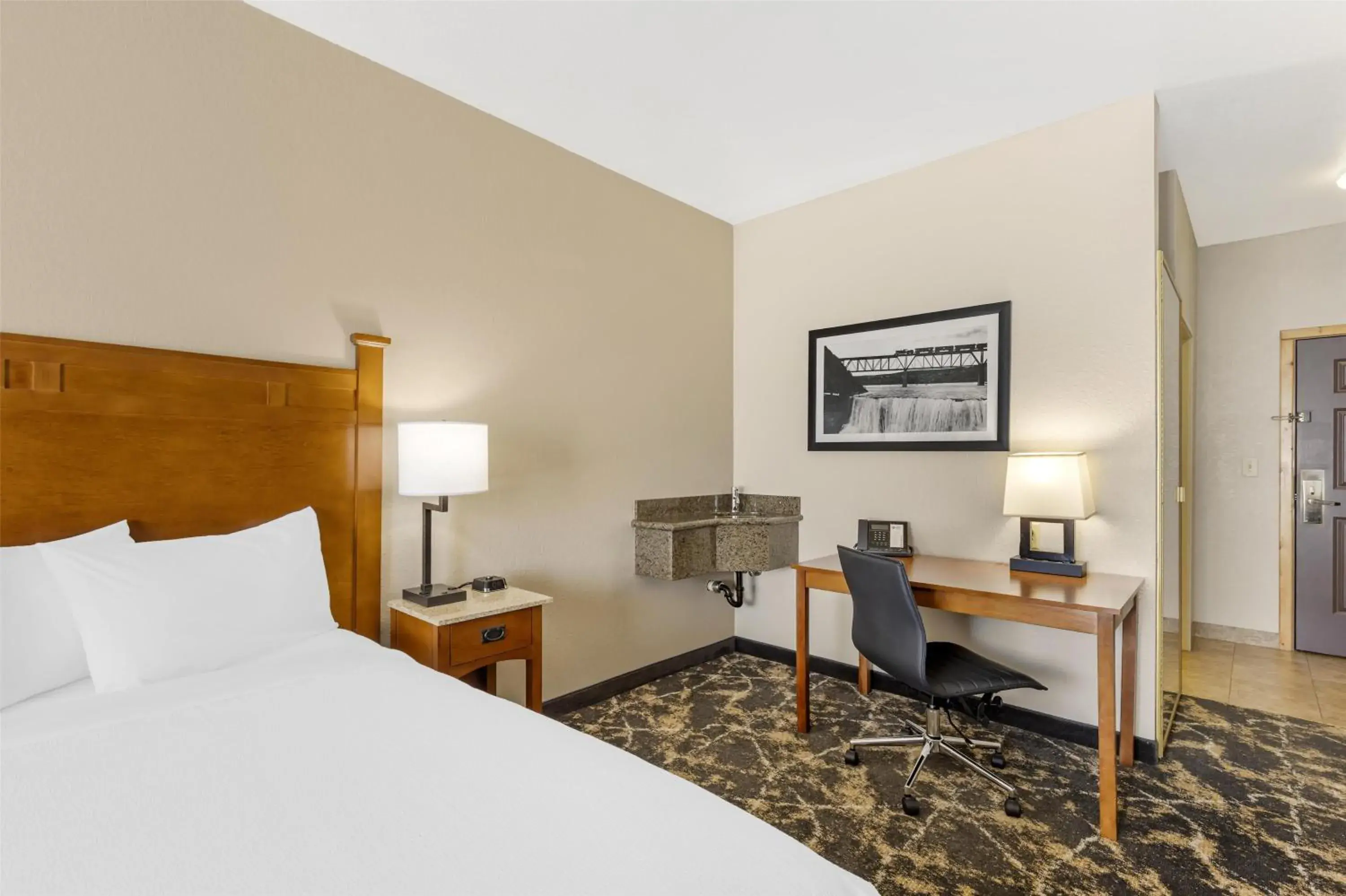 King Room - Disability Access in Best Western Plus Riverfront Hotel and Suites King Room - Disability Access in Best Western Plus Riverfront Hotel and Suites