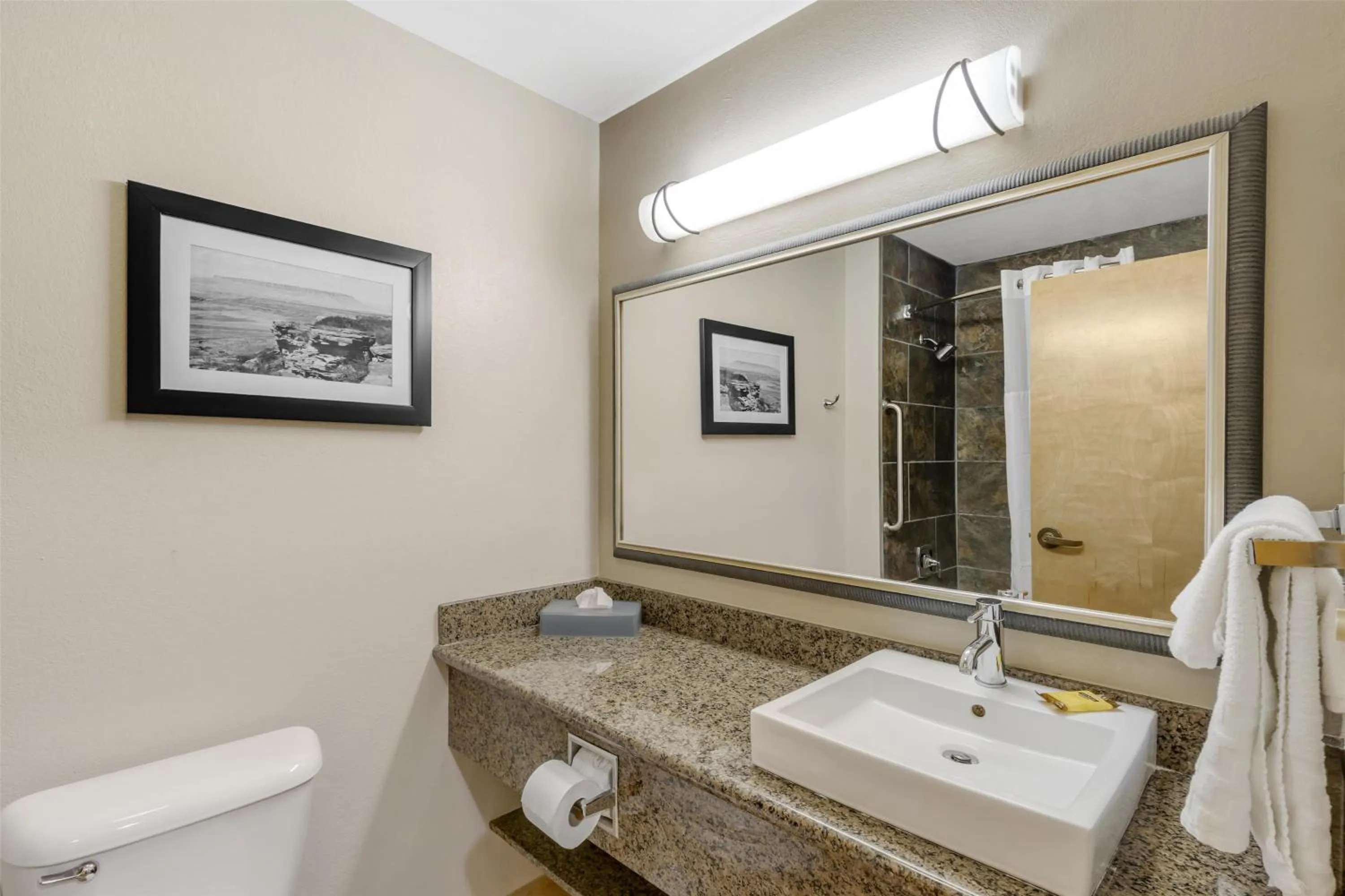 Bathroom in Best Western Plus Riverfront Hotel and Suites