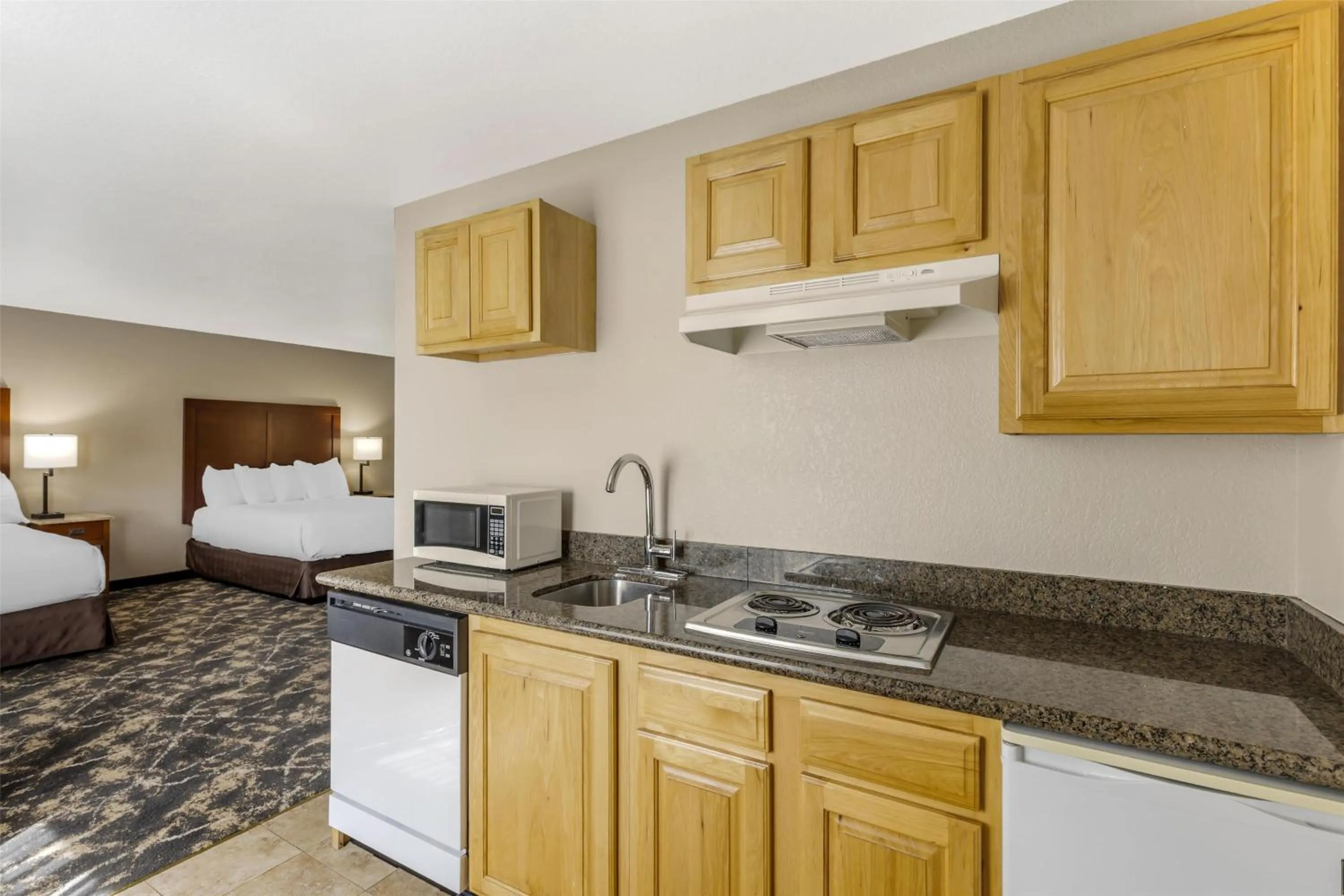 Bedroom in Best Western Plus Riverfront Hotel and Suites