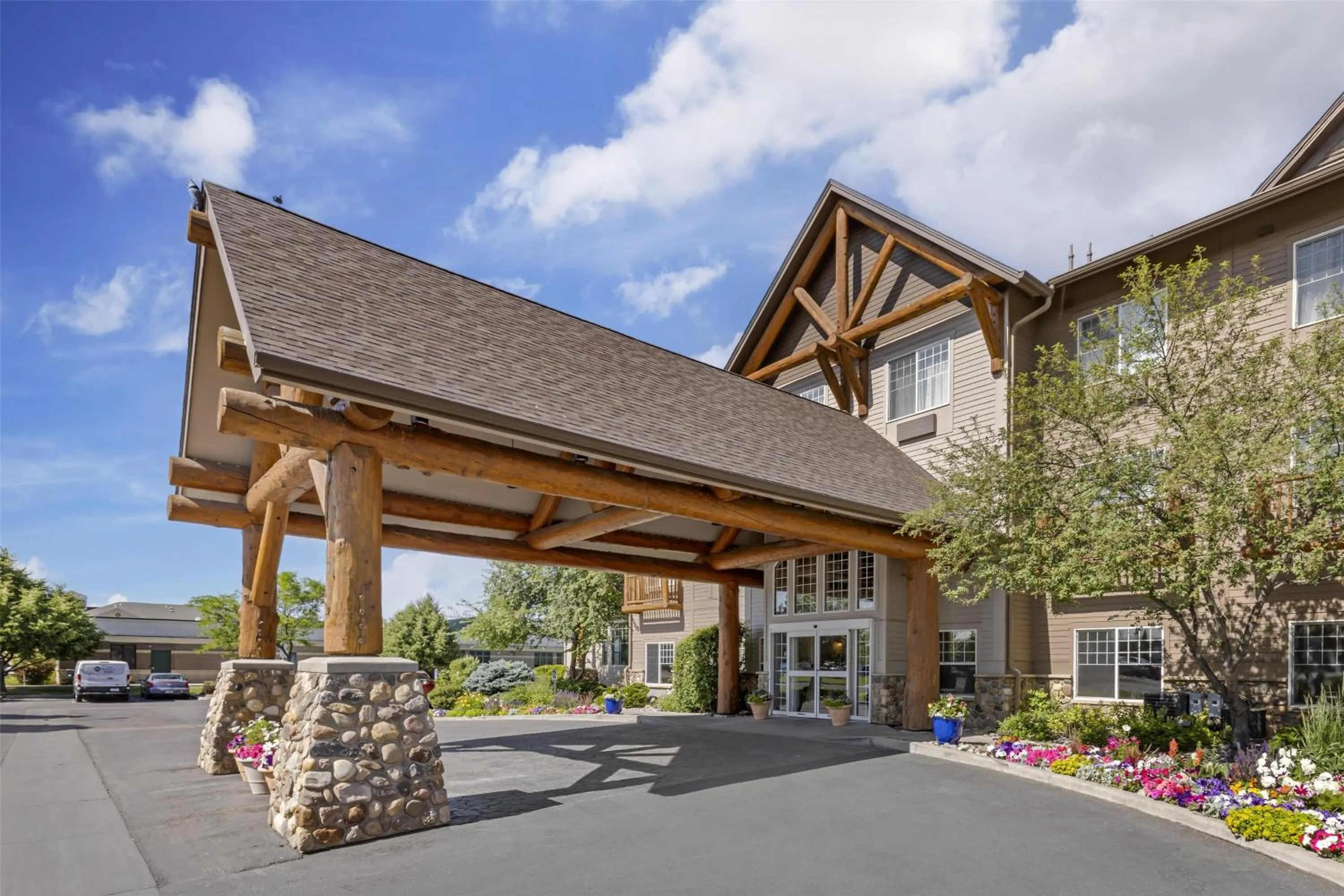 Property building in Best Western Plus Riverfront Hotel and Suites