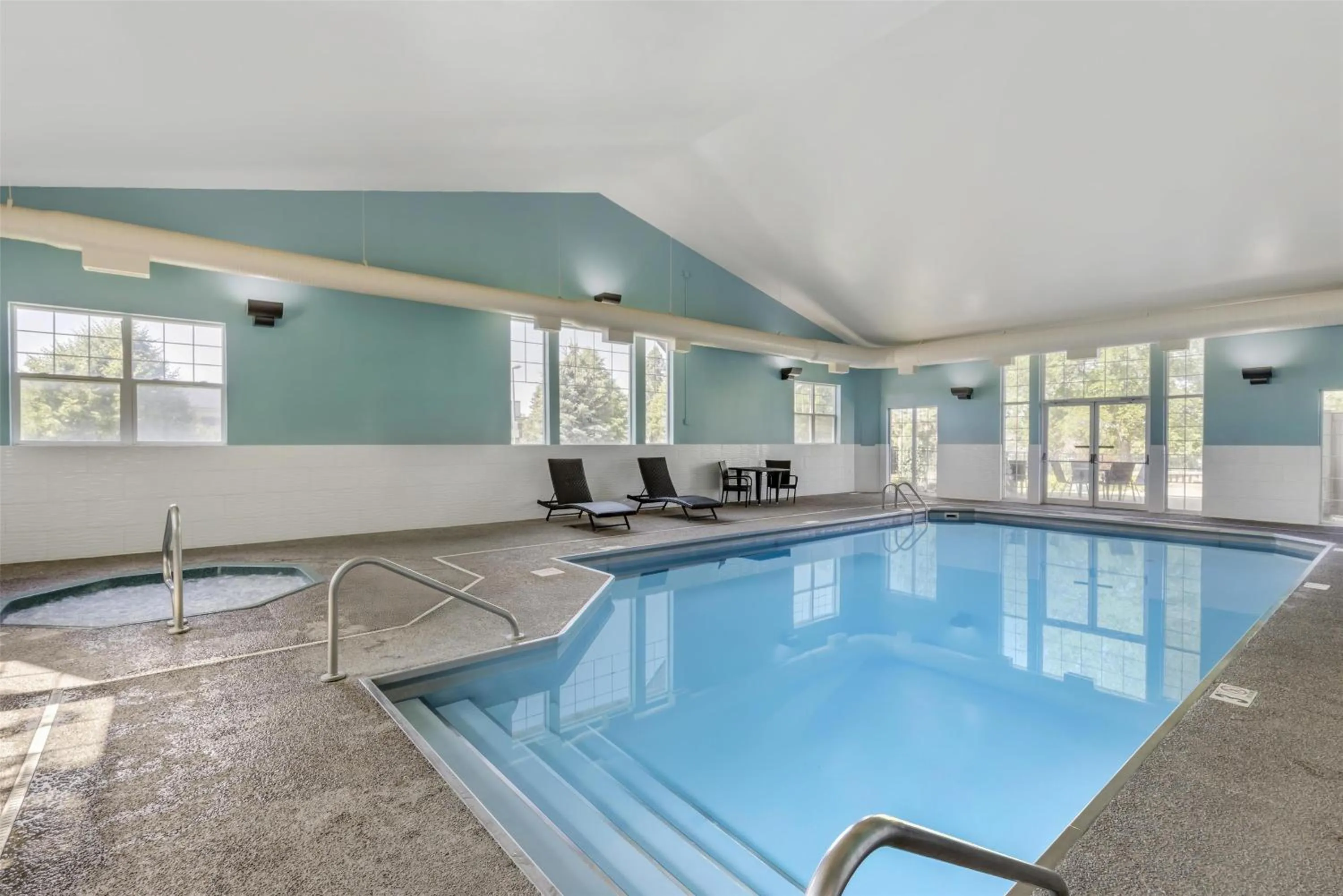 Pool view in Best Western Plus Riverfront Hotel and Suites