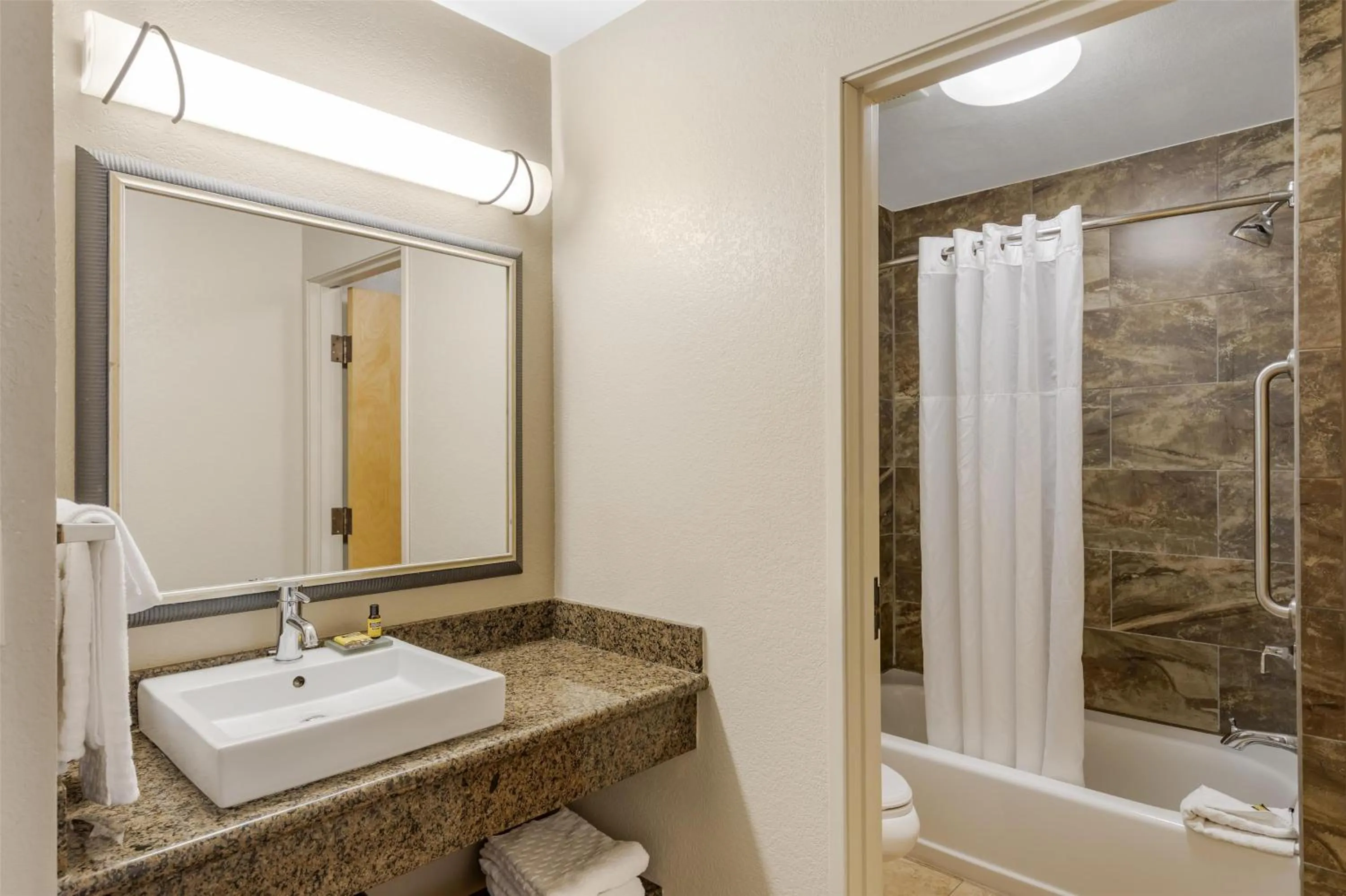 Bathroom in Best Western Plus Riverfront Hotel and Suites