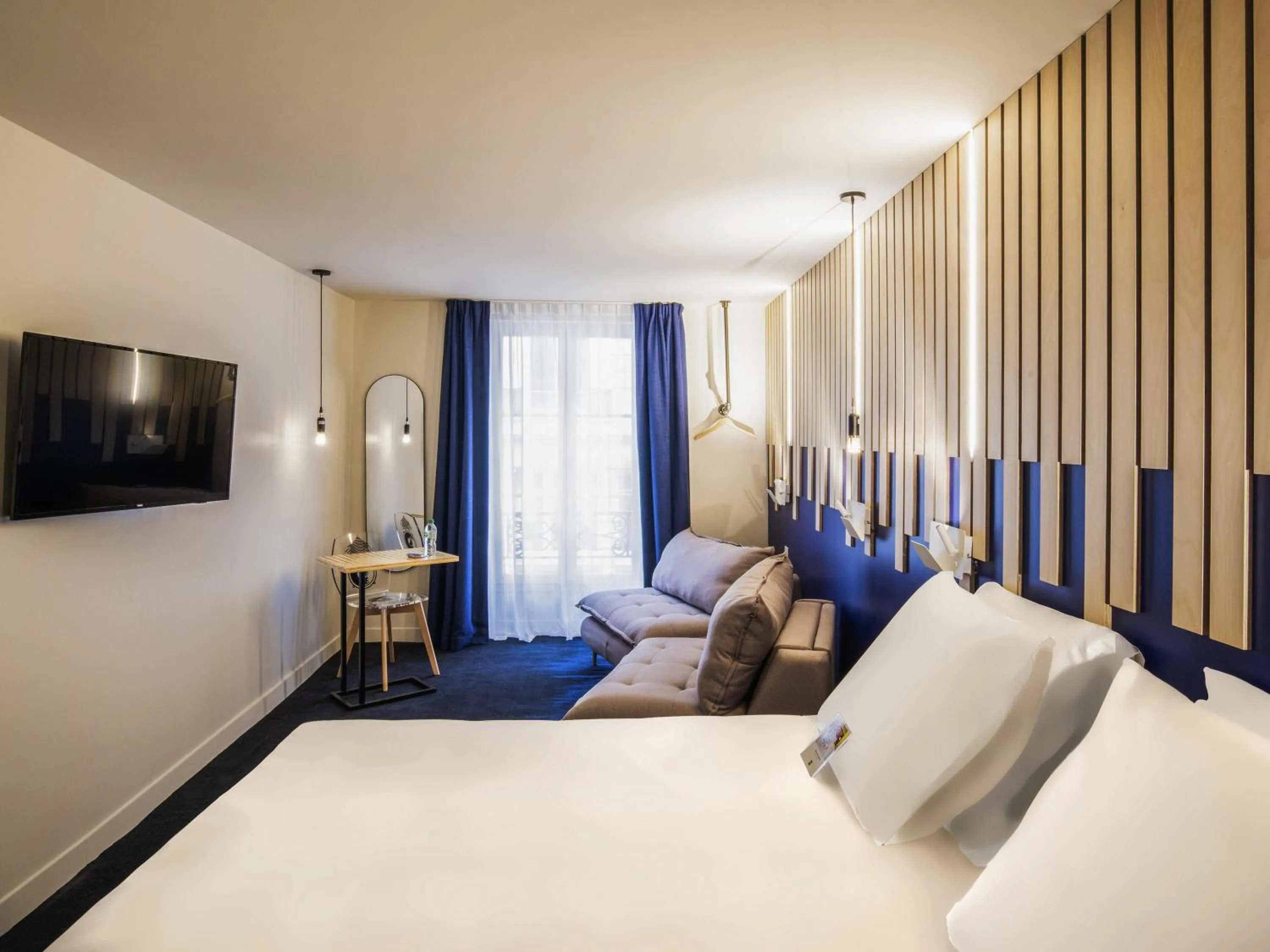 Bedroom, Bed in ibis Styles Paris Opera Lafayette