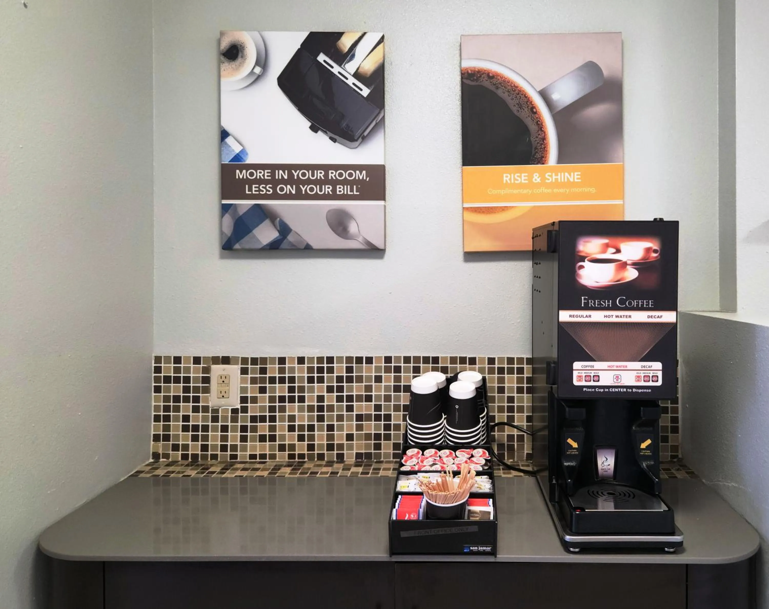 Coffee/tea facilities in Motel 6-Baytown, TX - Garth Rd