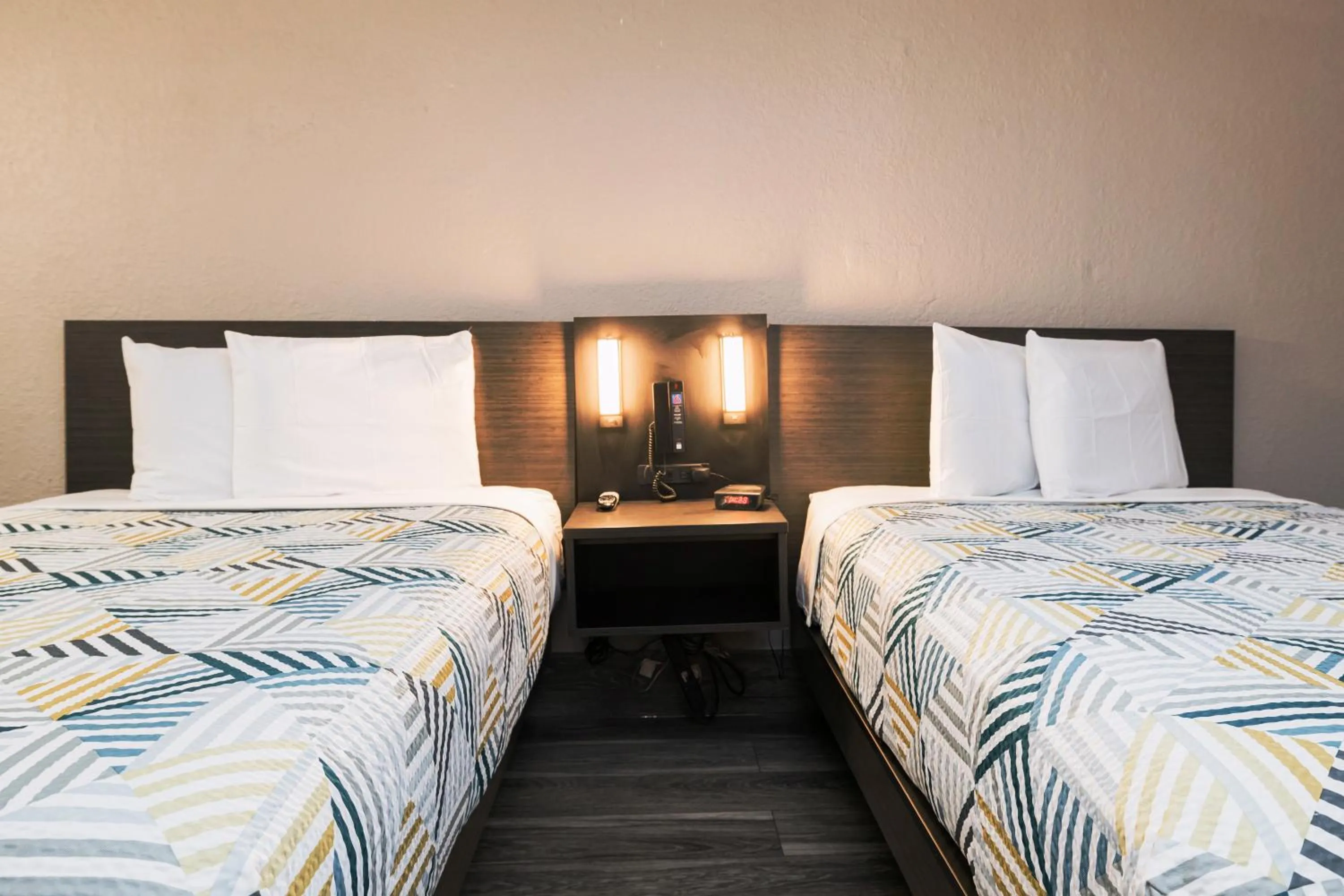 Bed in Motel 6-Baytown, TX - Garth Rd