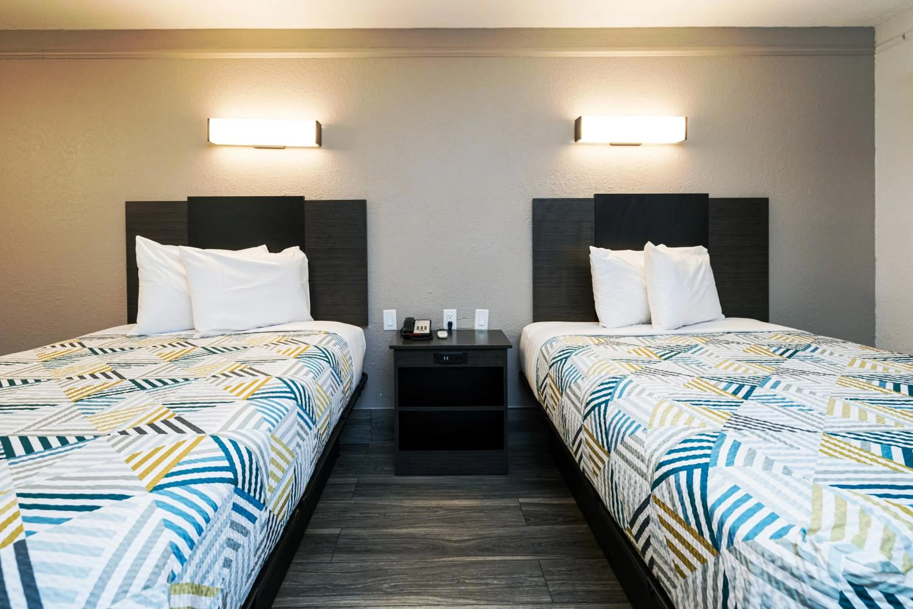 Bed in Motel 6-Baytown, TX - Garth Rd