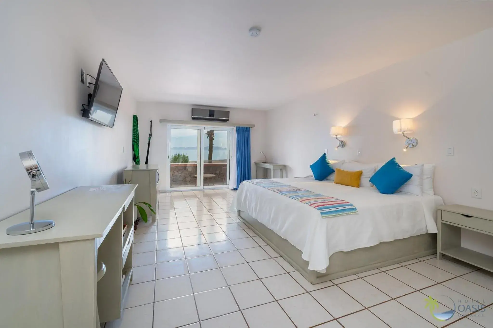 Superior King Suite in Hotel Oasis Superior King Suite in Hotel Oasis