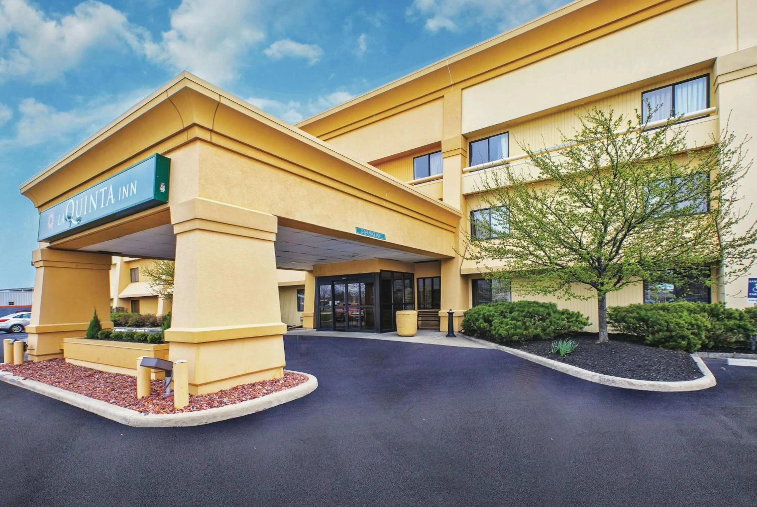 Property building in La Quinta Inn by Wyndham Toledo Perrysburg