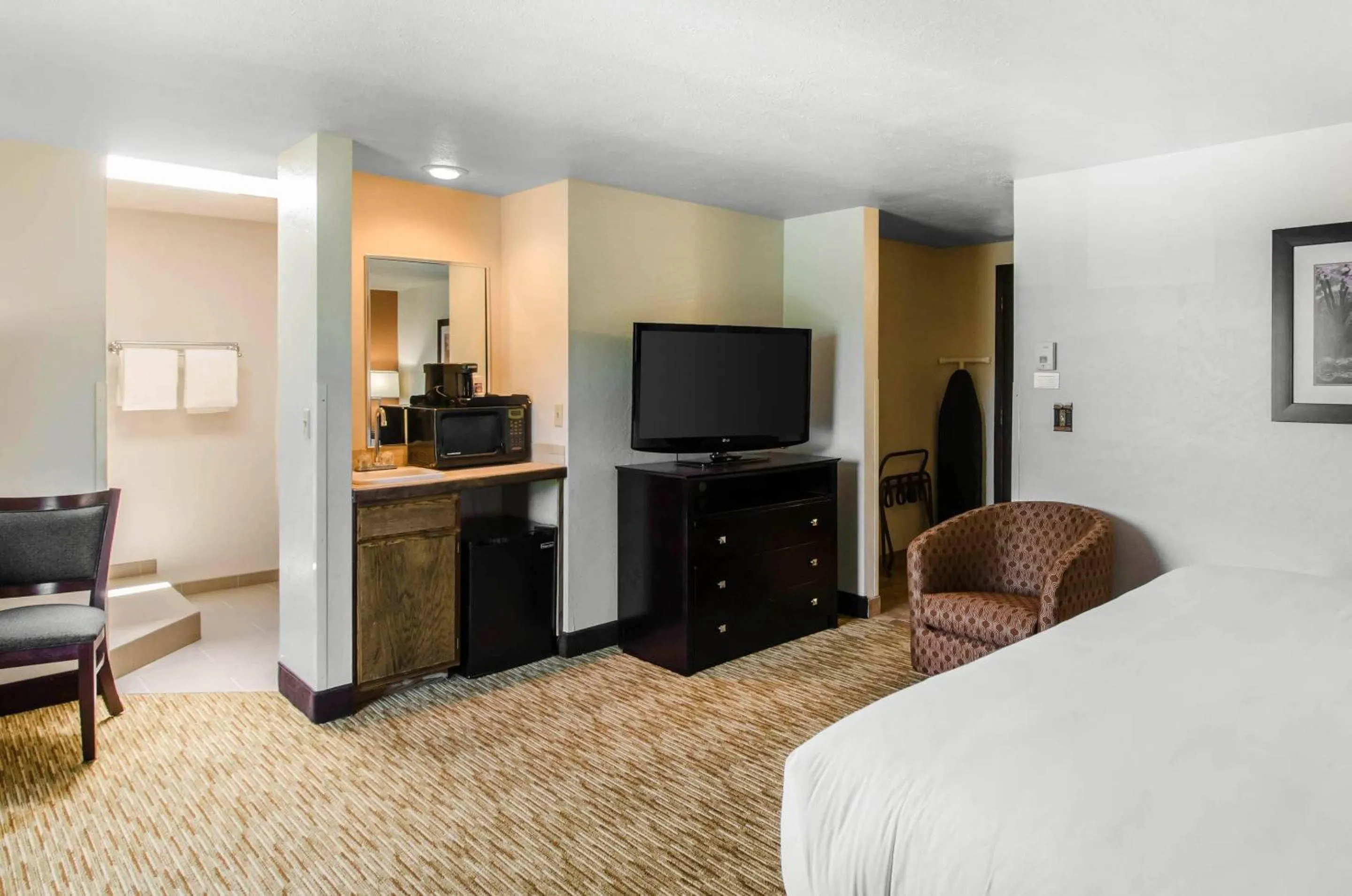 Bedroom, Bed in Comfort Inn & Suites Ashland
