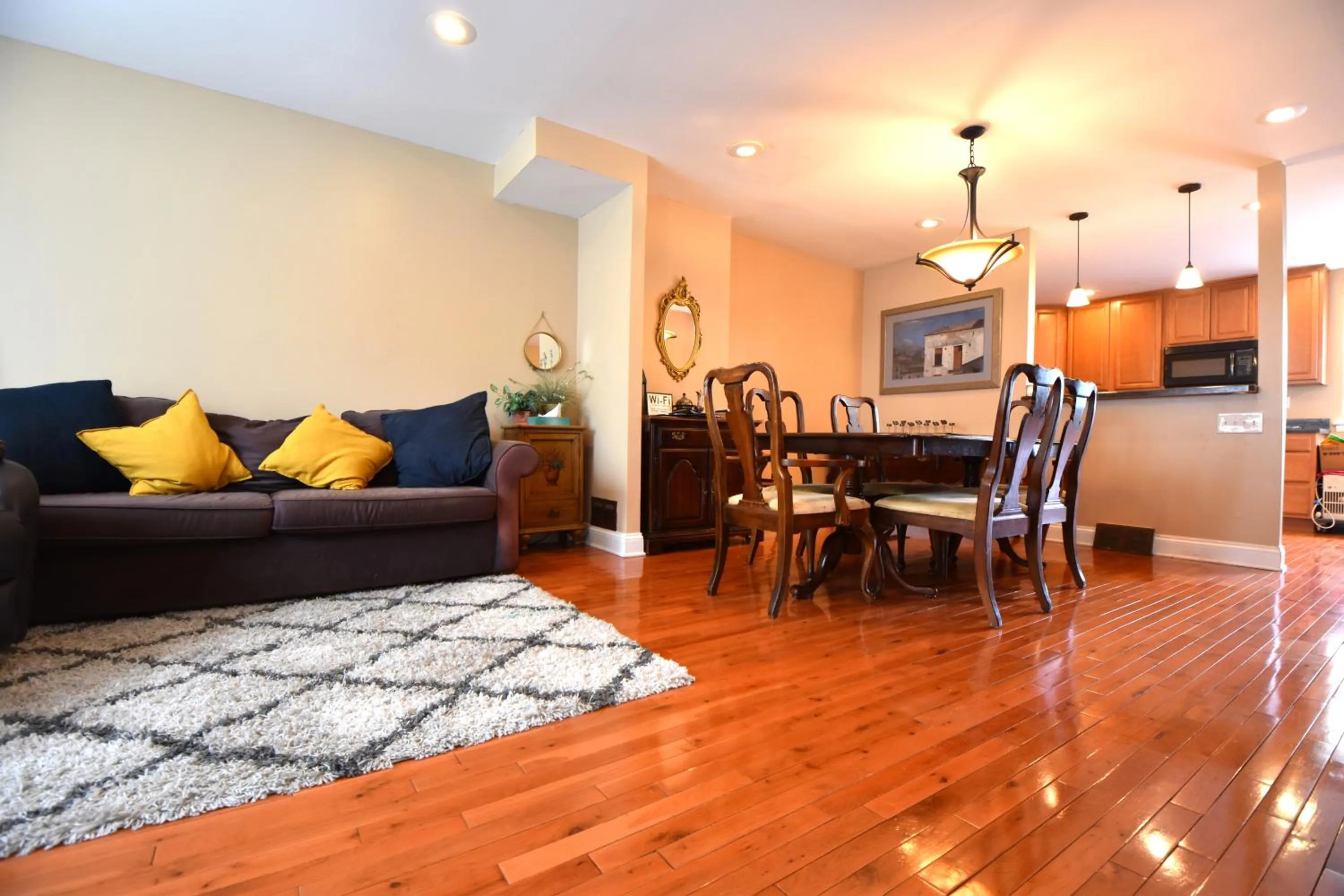 Kitchen or kitchenette in Tuscany 2900 - Classic Italian Style 3BR w Parking near Airport